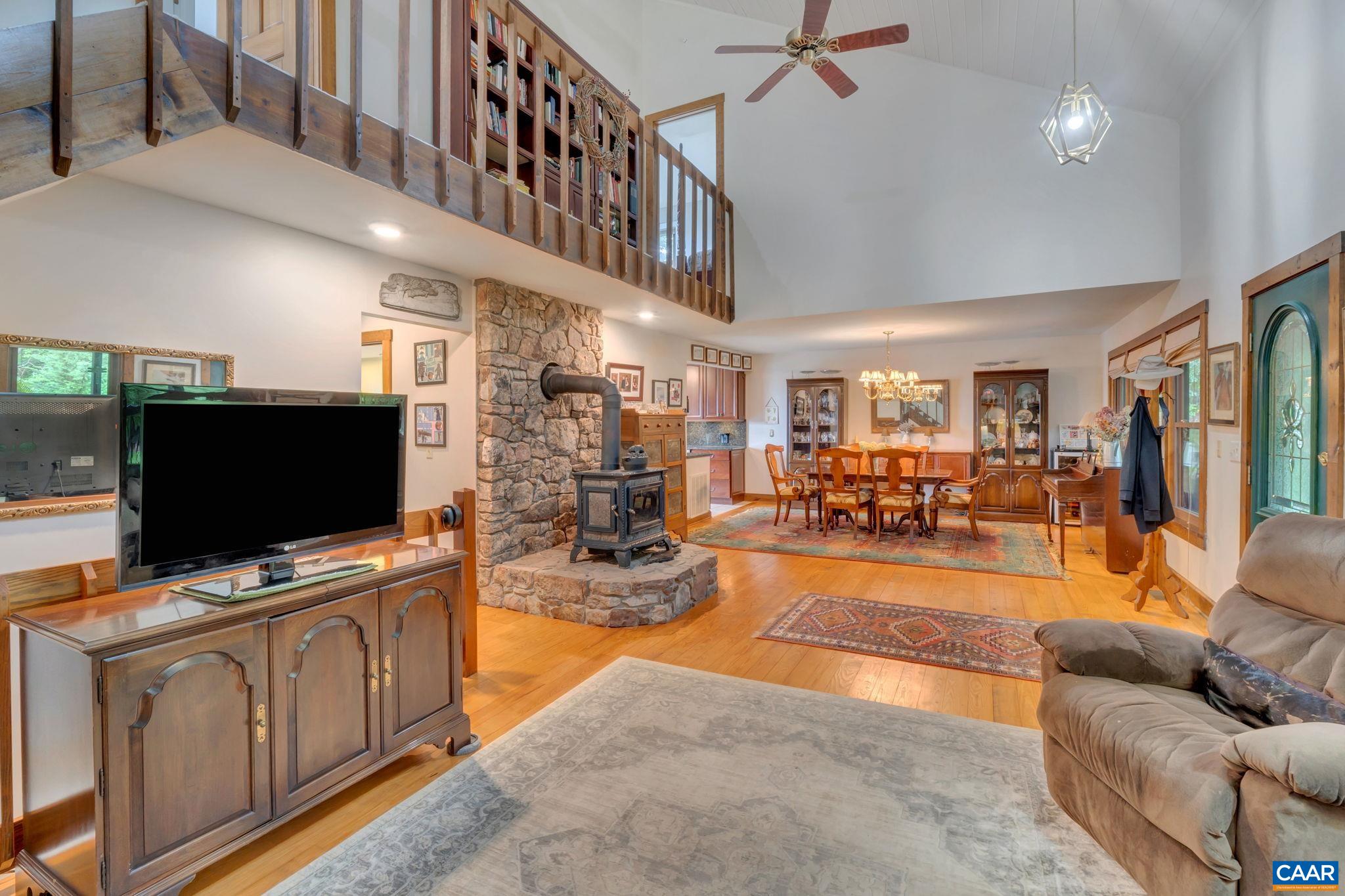 221 OLD STONY RIDGE RD