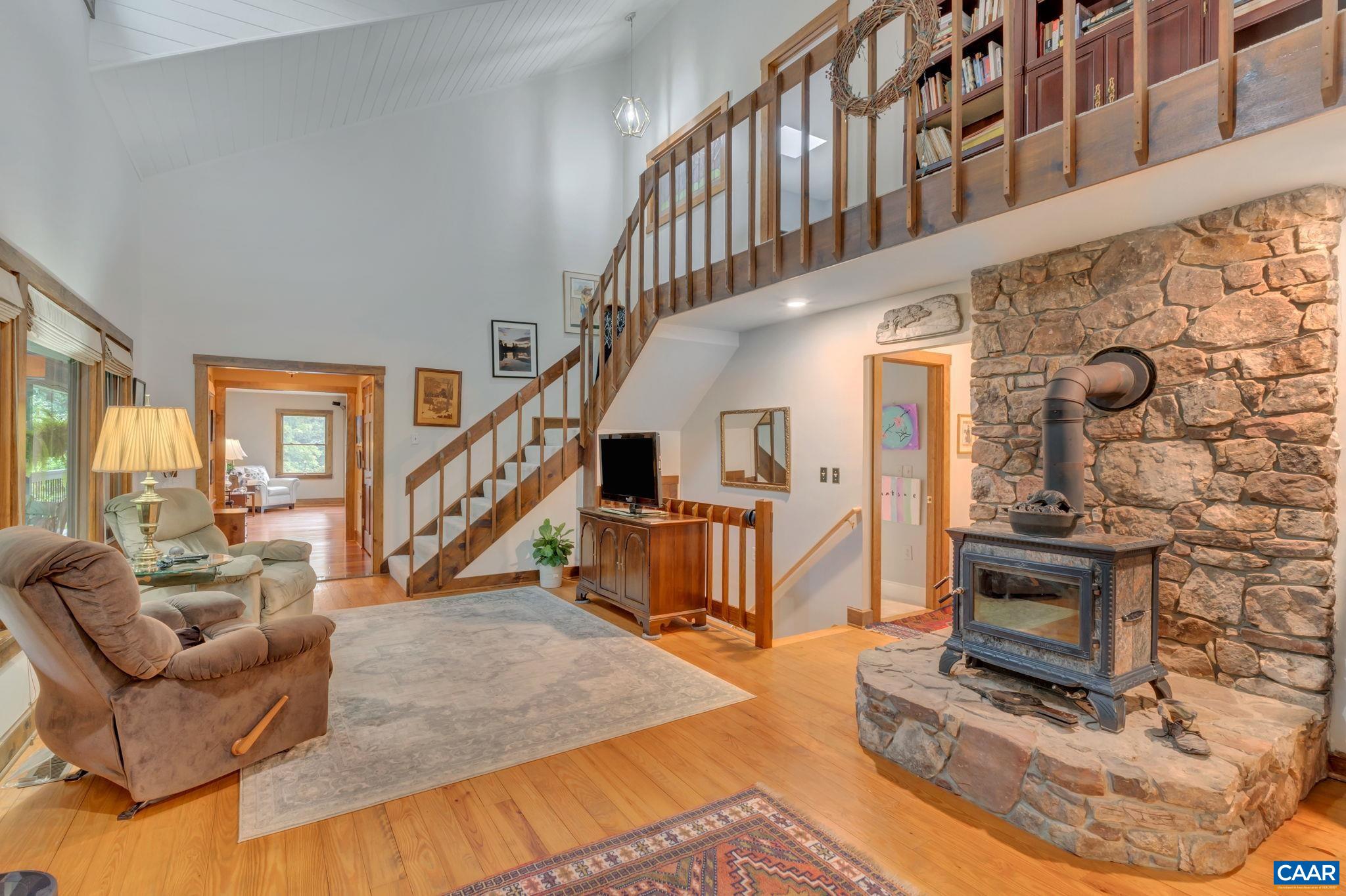 221 OLD STONY RIDGE RD