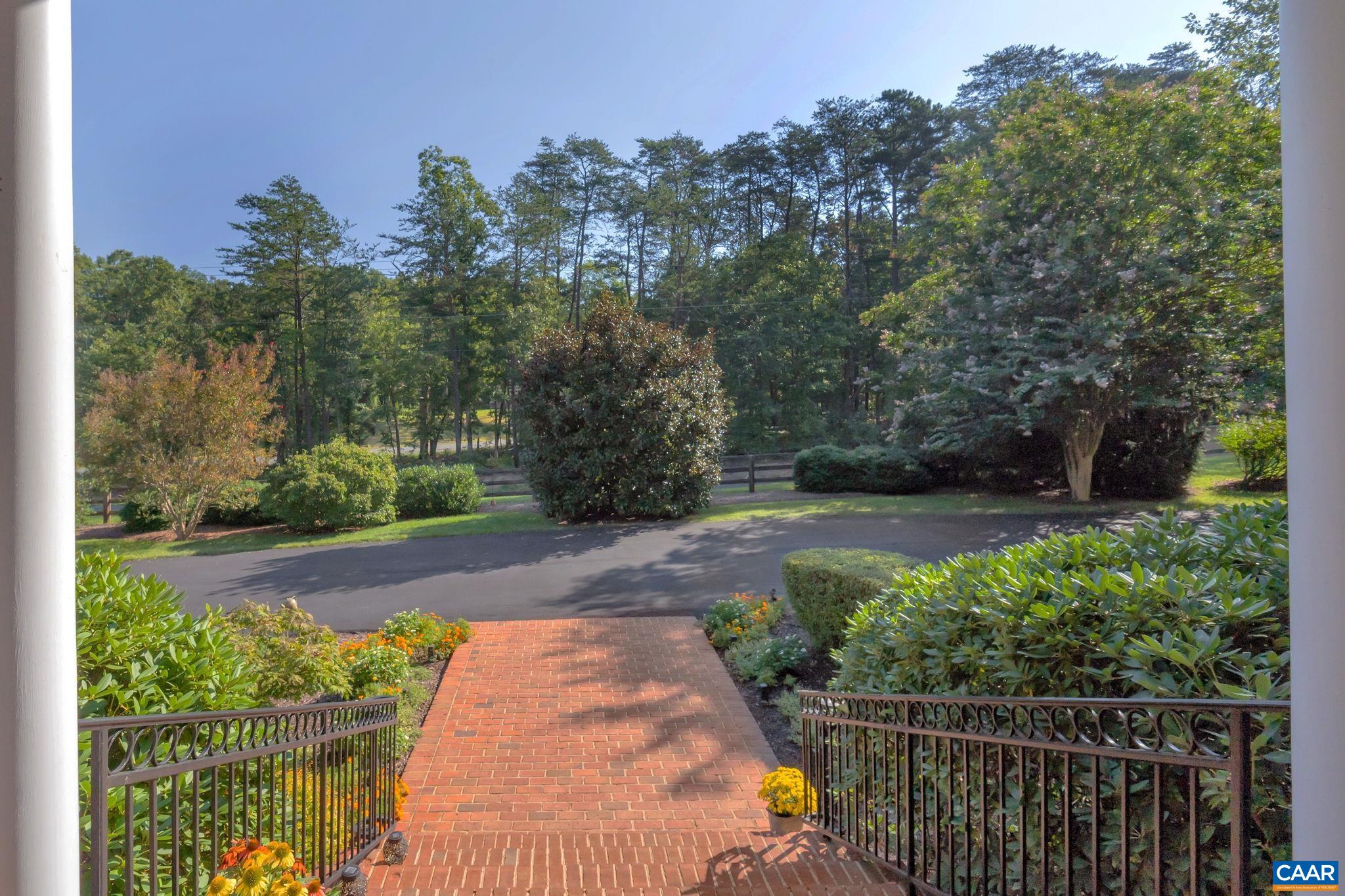 820 BLACK CAT RD