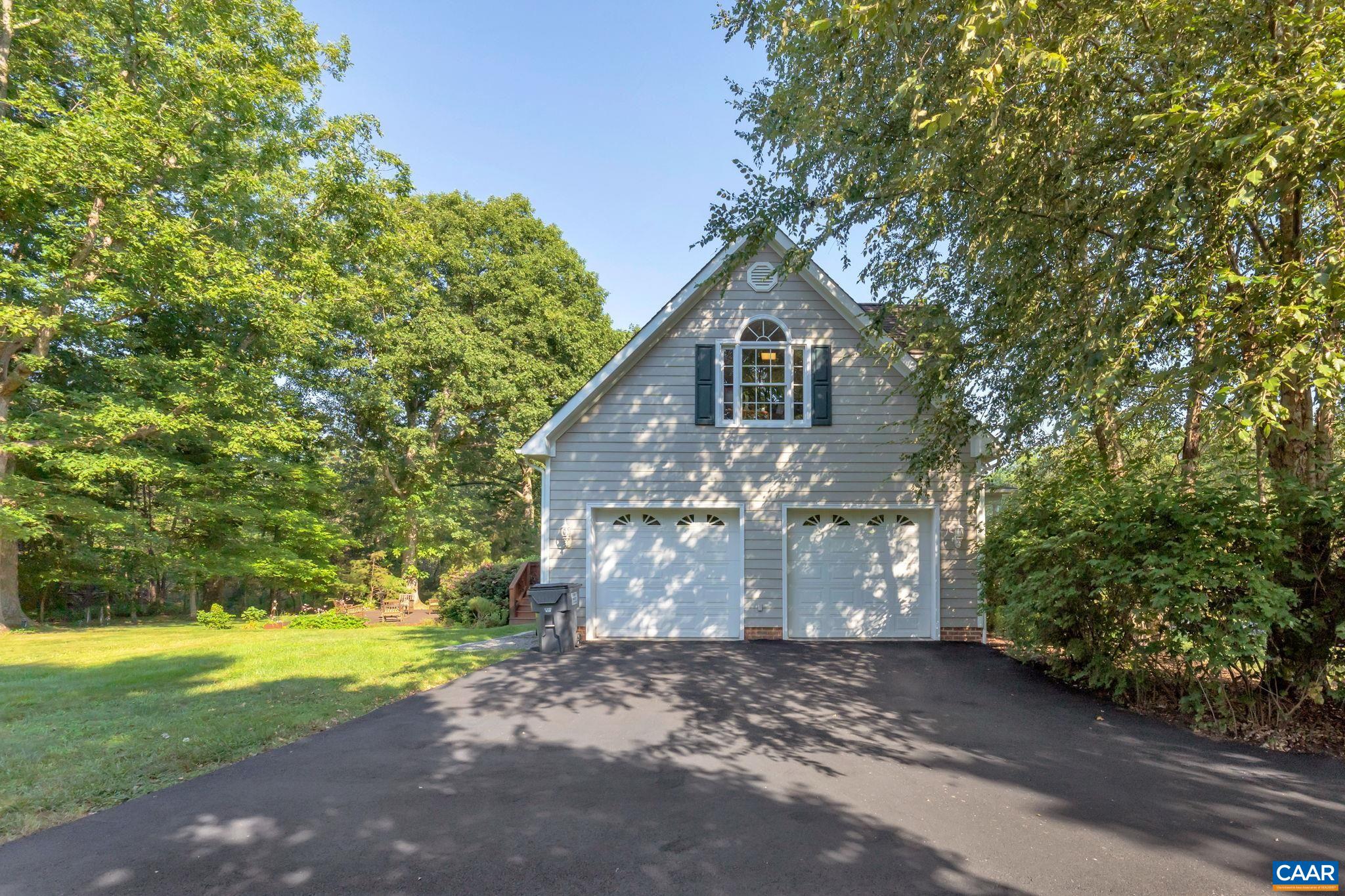 820 BLACK CAT RD