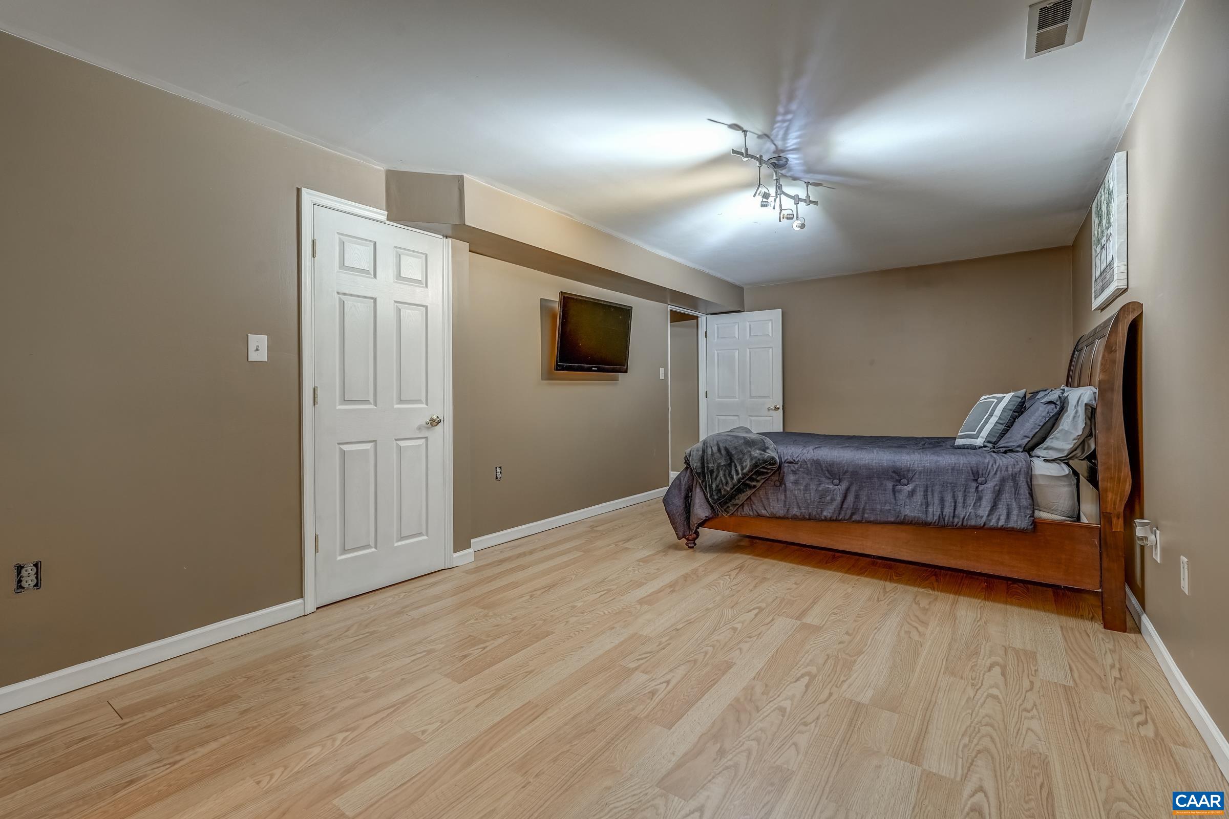 117 LARKSPUR RD