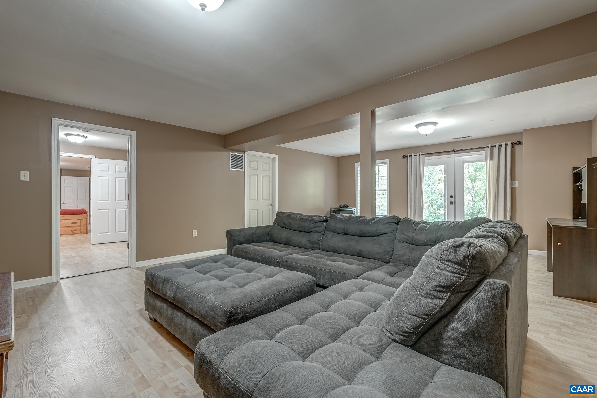 117 LARKSPUR RD