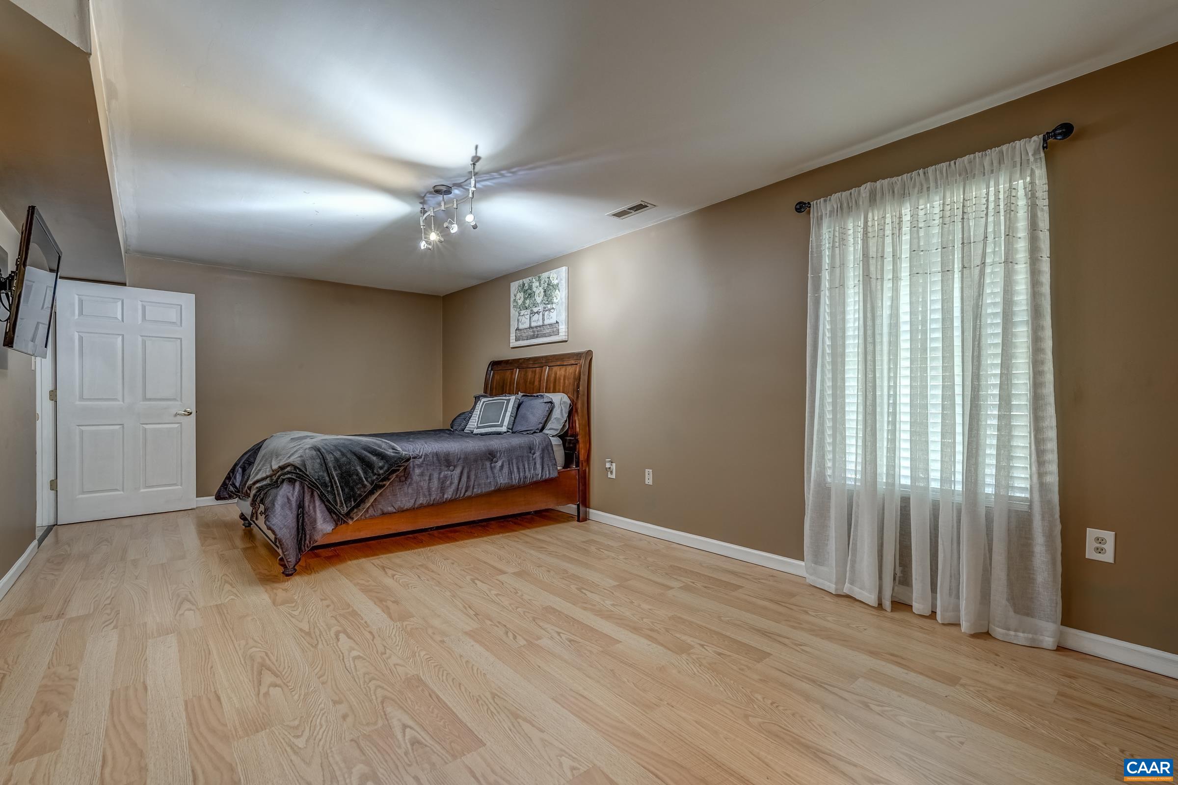 117 LARKSPUR RD