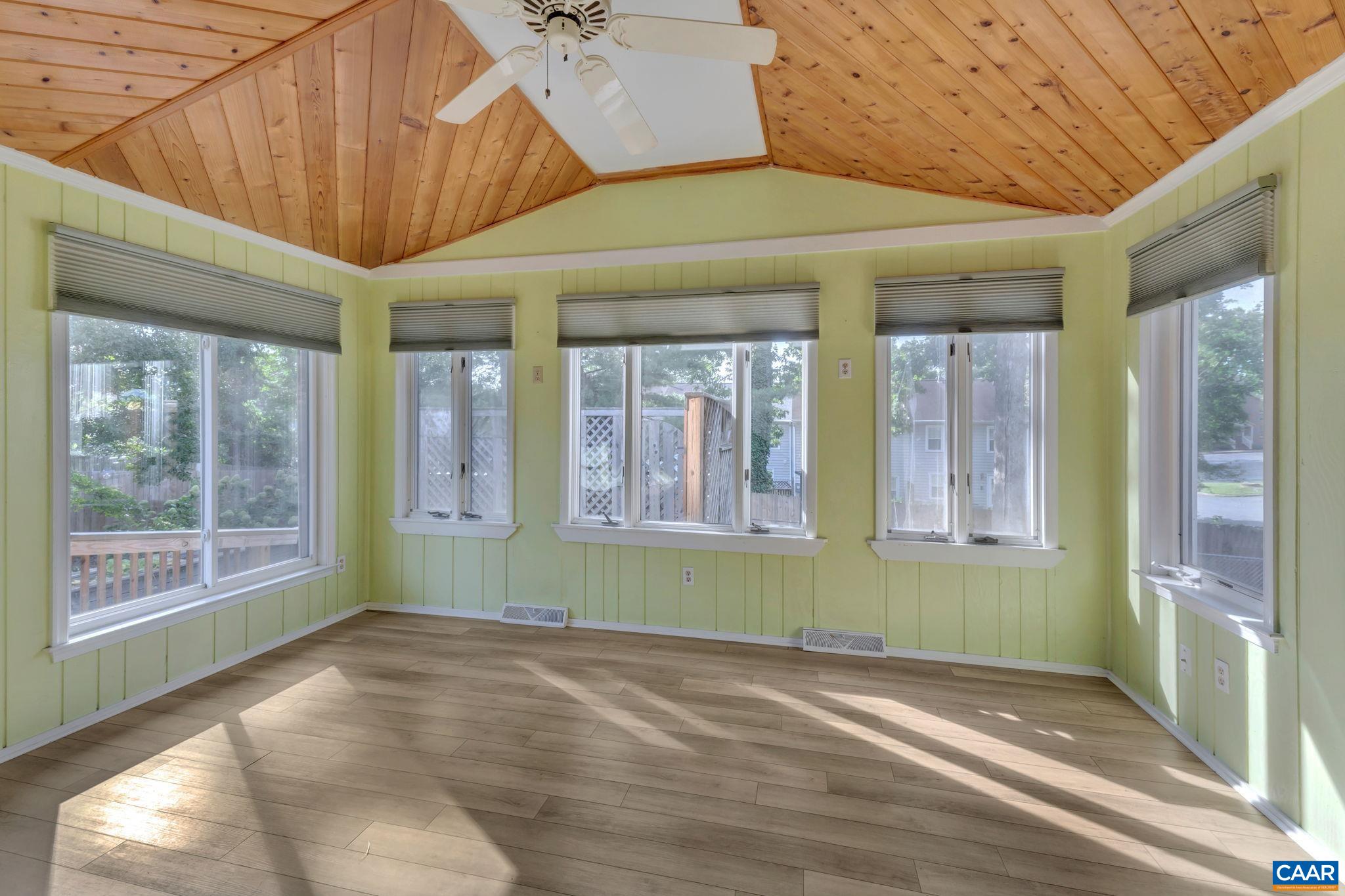 392 MINOR RIDGE RD