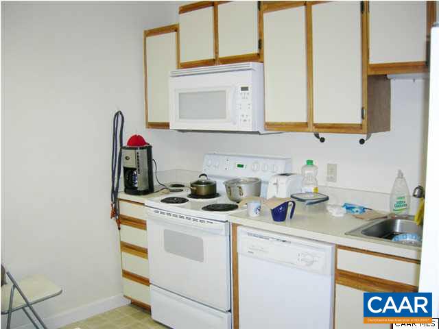 1910 JEFFERSON PARK AVE Unit: 24