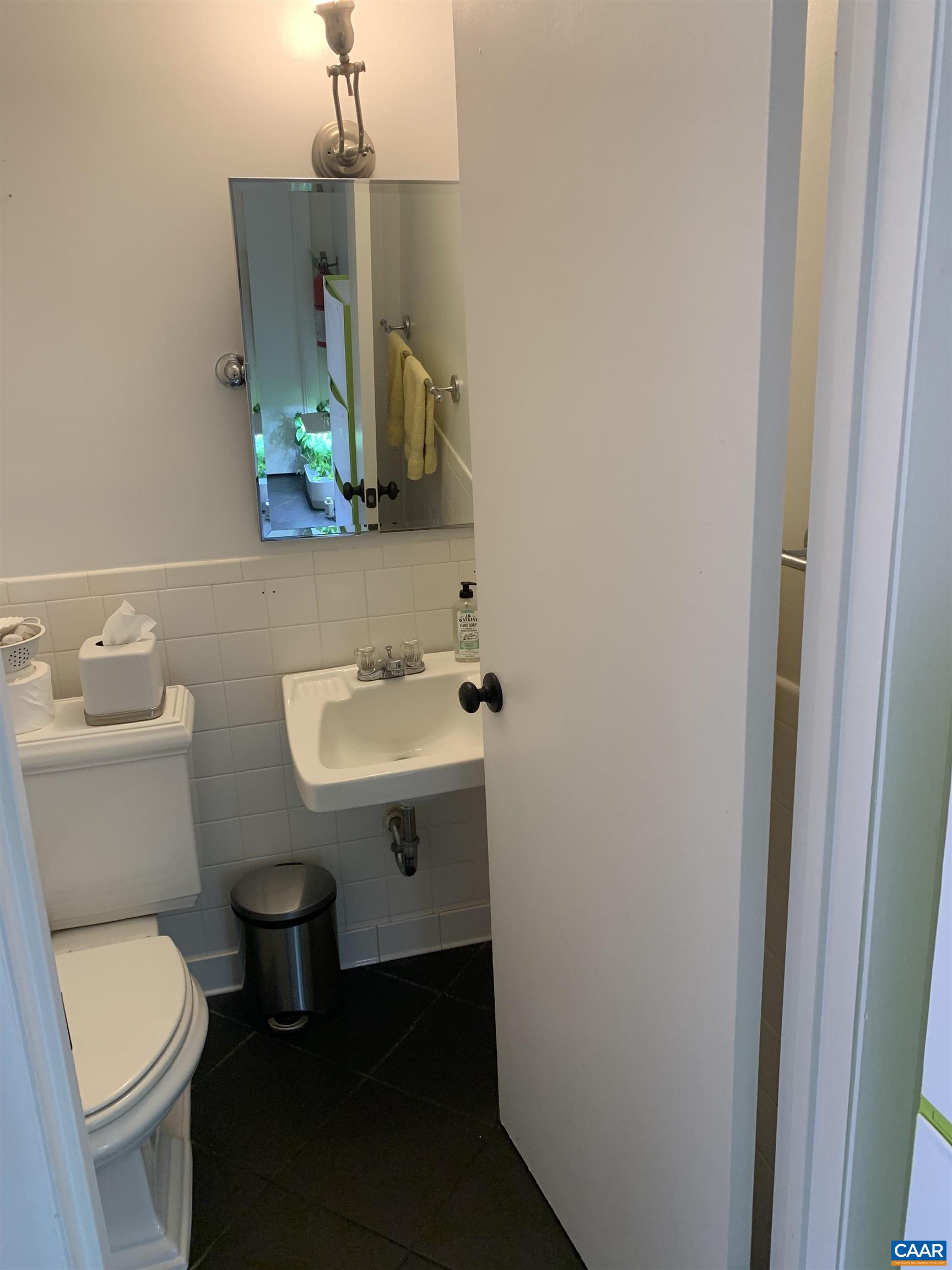 2434 ARLINGTON BLVD Unit: d4
