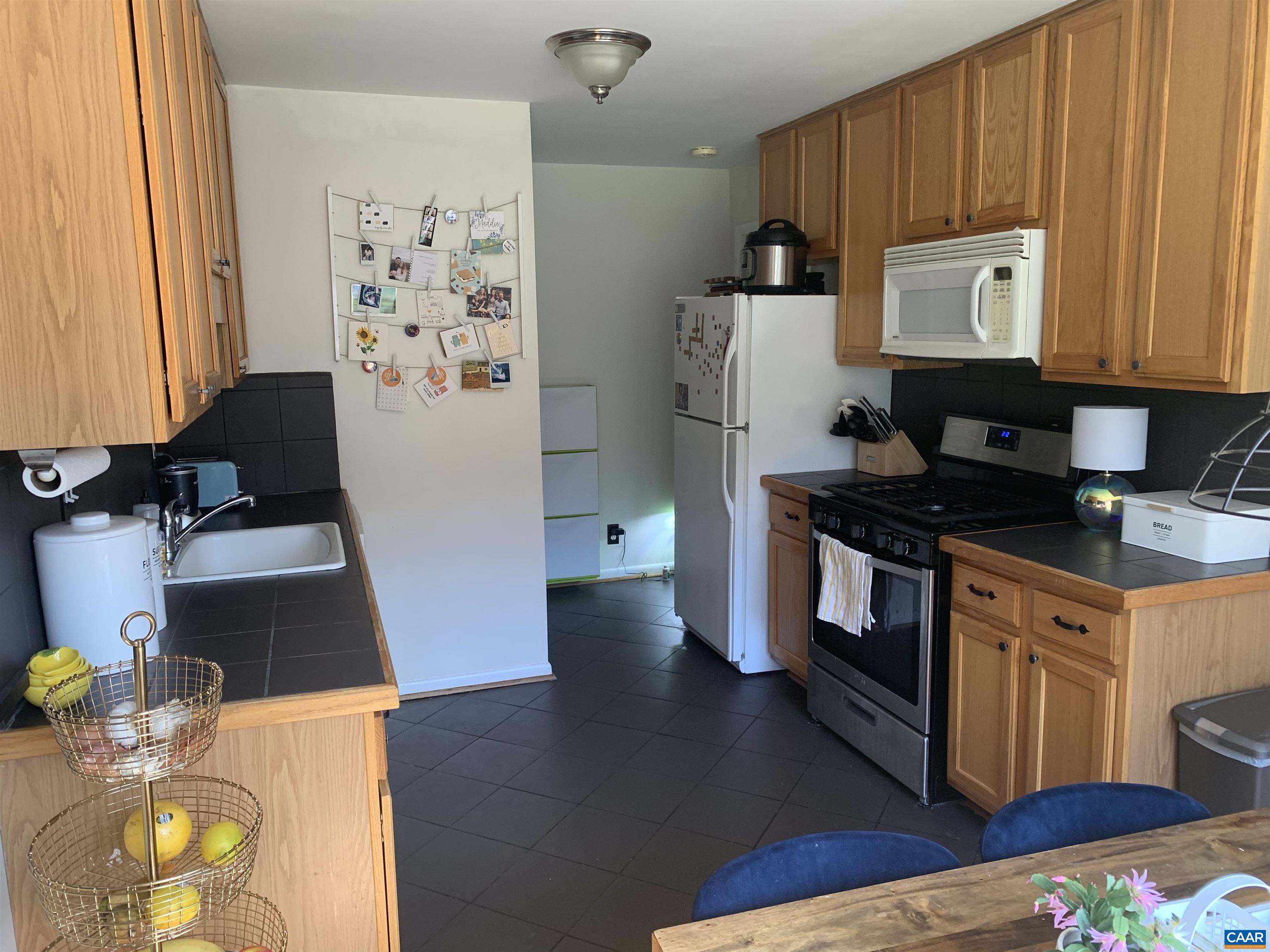 2434 ARLINGTON BLVD Unit: d4