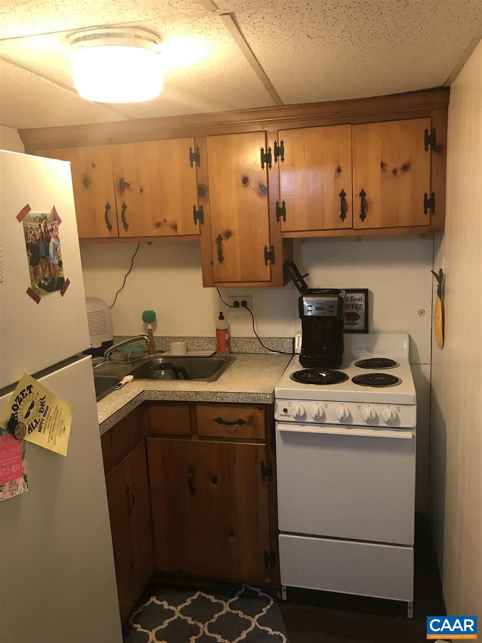 165 MADISON LN Unit: f
