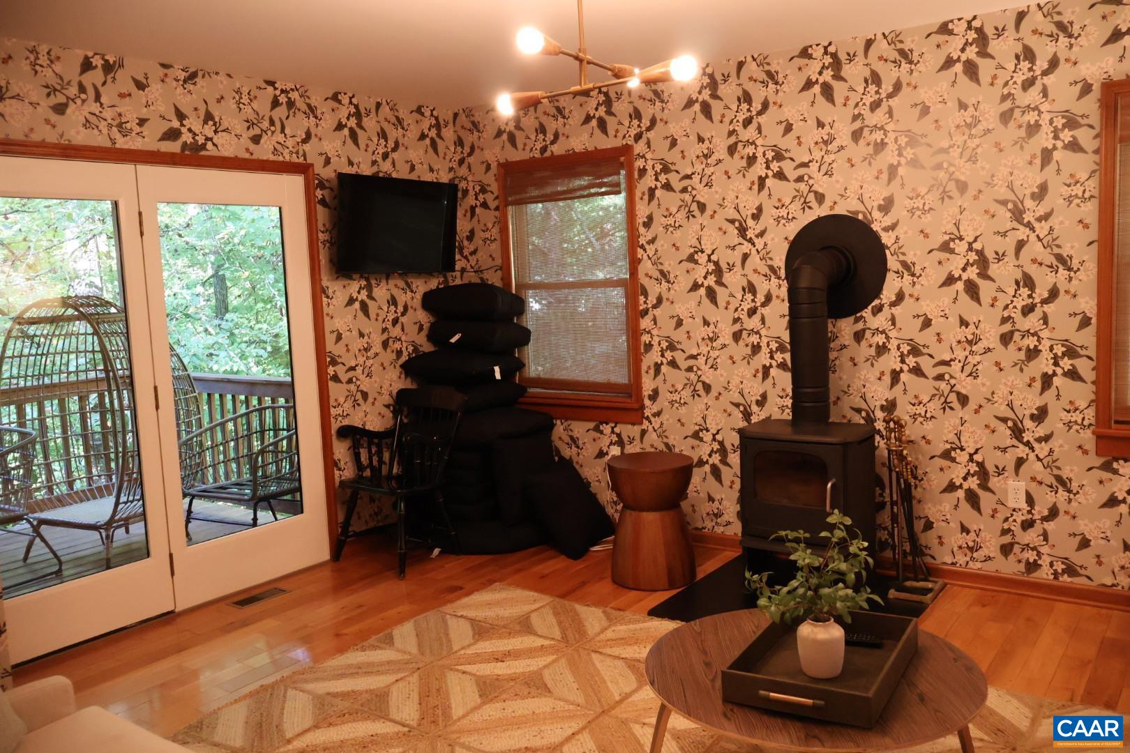 1111 HILL HOLLOW RD