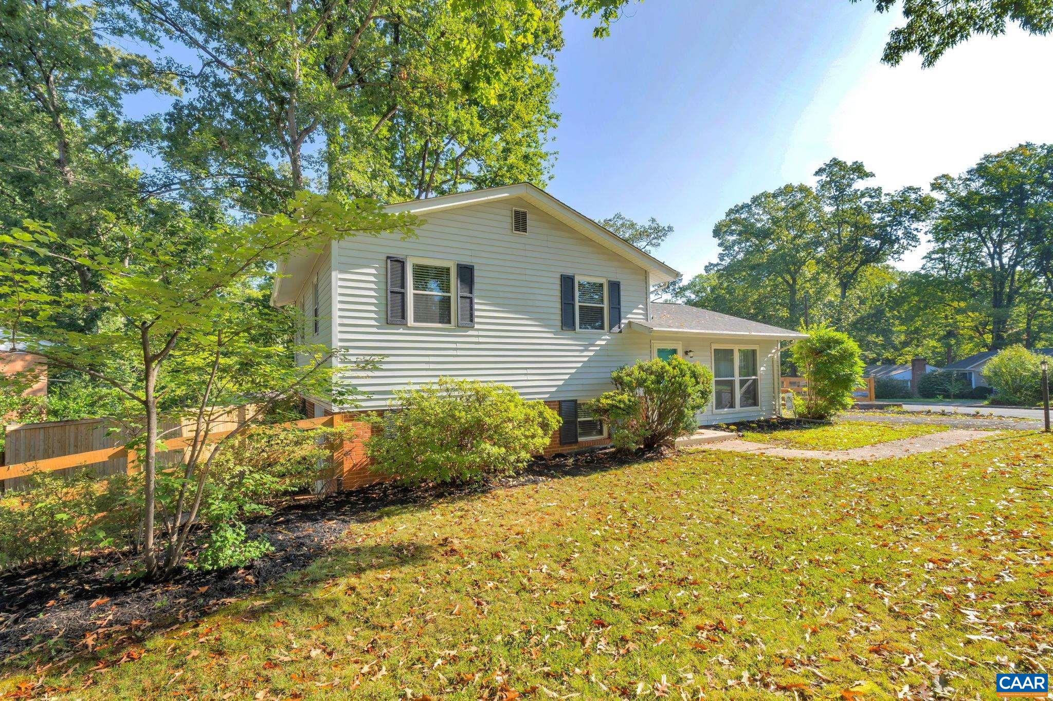 617 SHAMROCK RD