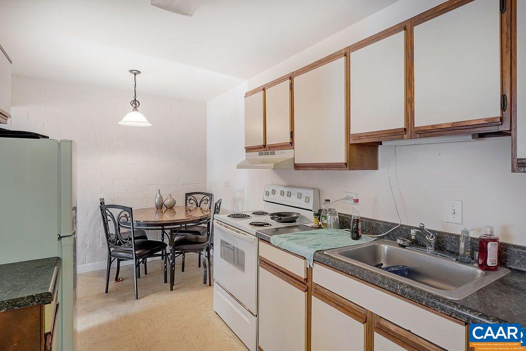 1800 JEFFERSON PARK AVE Unit: 16