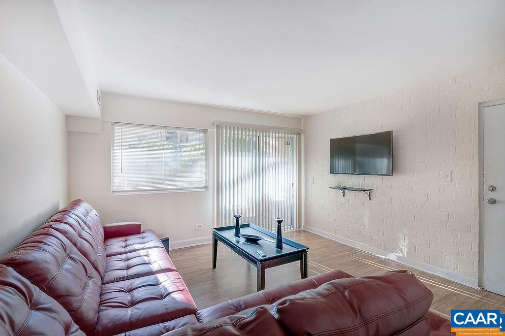 1800 JEFFERSON PARK AVE Unit: 16