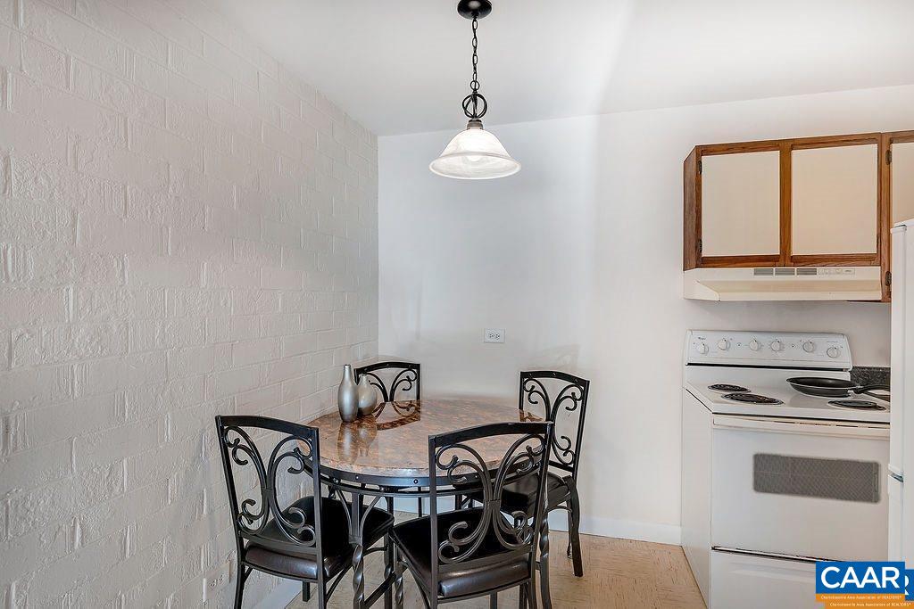 1800 JEFFERSON PARK AVE Unit: 16