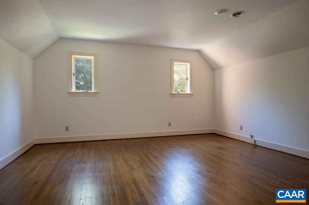 36 EDNAM VILLAGE ST
