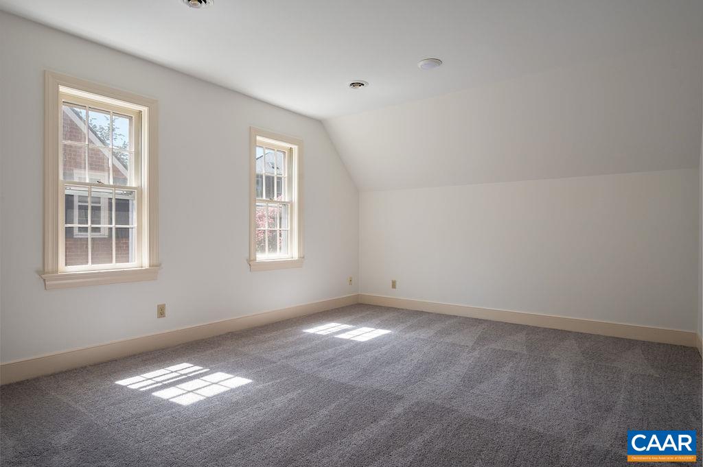36 EDNAM VILLAGE ST