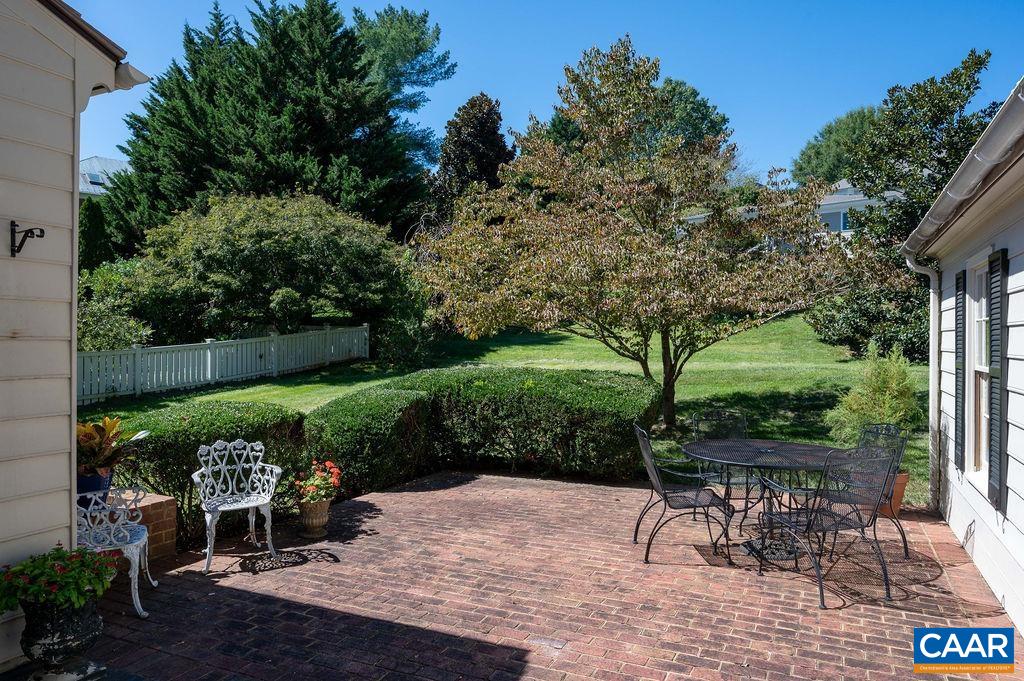 36 EDNAM VILLAGE ST
