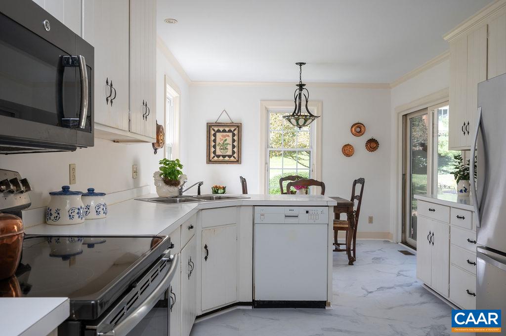 36 EDNAM VILLAGE ST