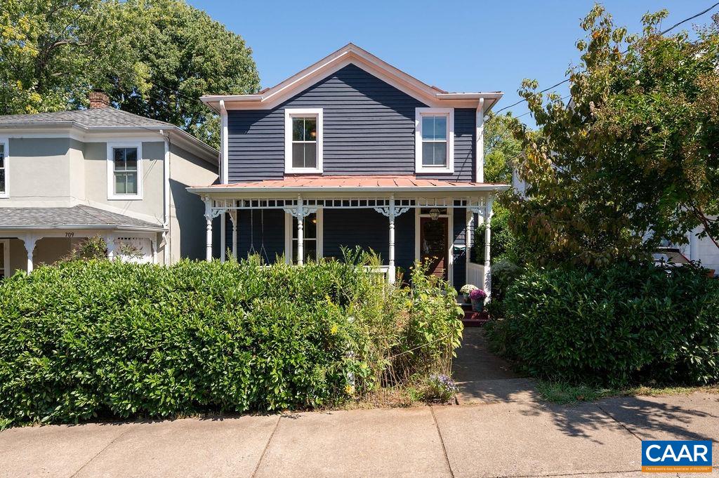 711 HINTON AVE