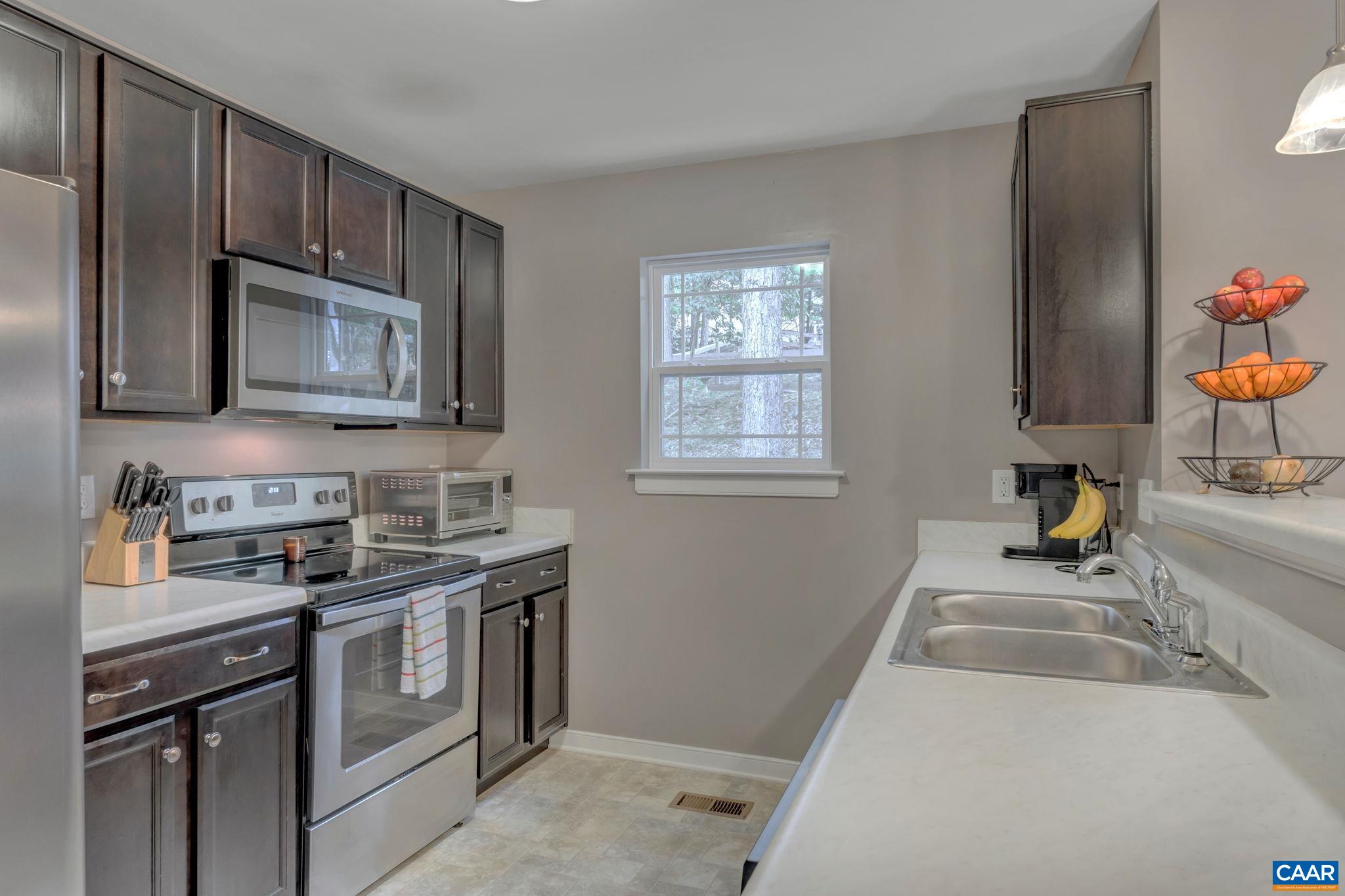 15 SHERWOOD DR