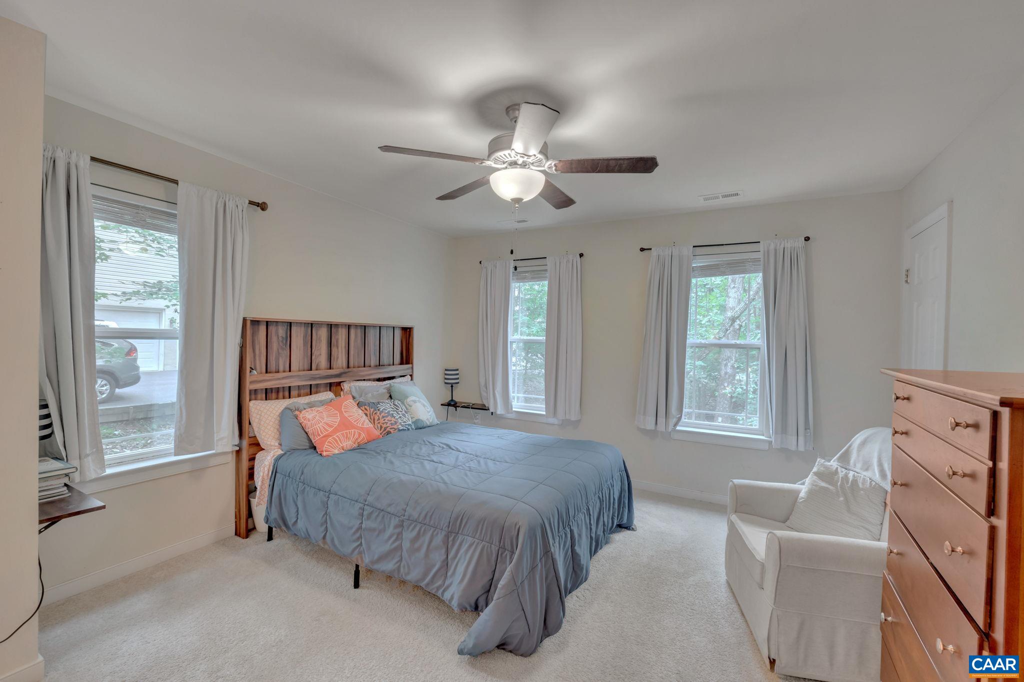 15 SHERWOOD DR