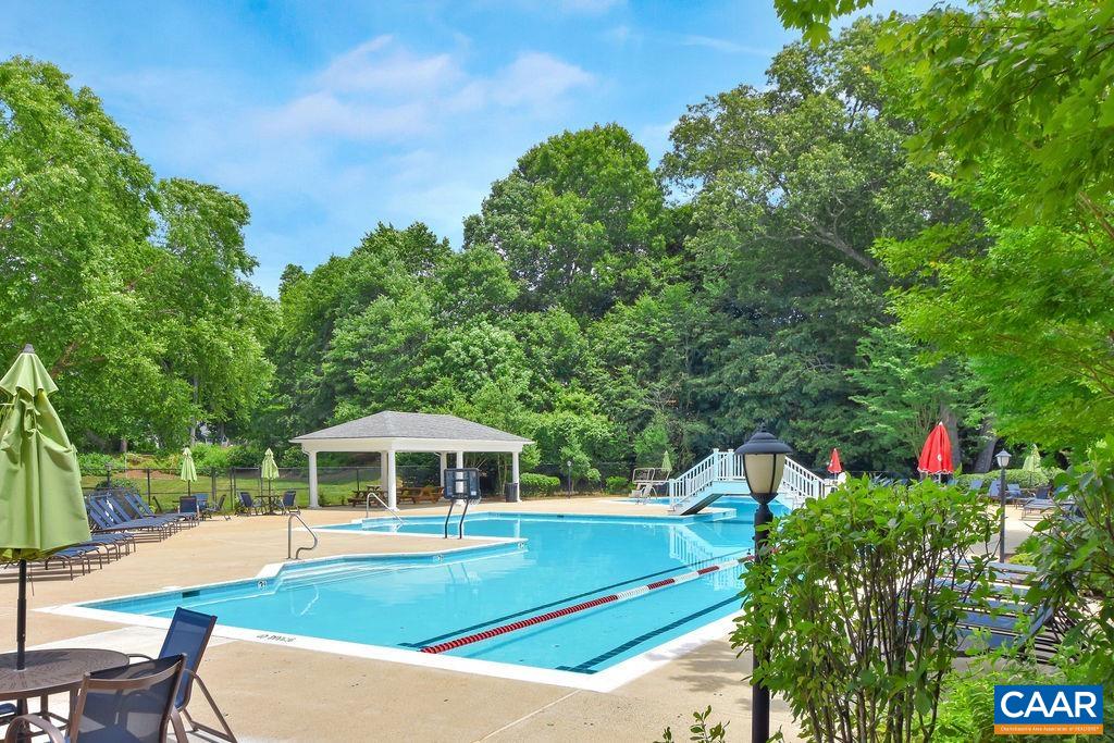 1220 DUNLORA DR