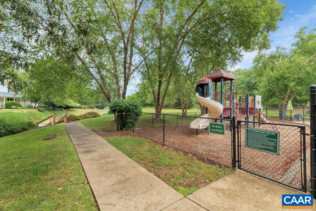 1220 DUNLORA DR