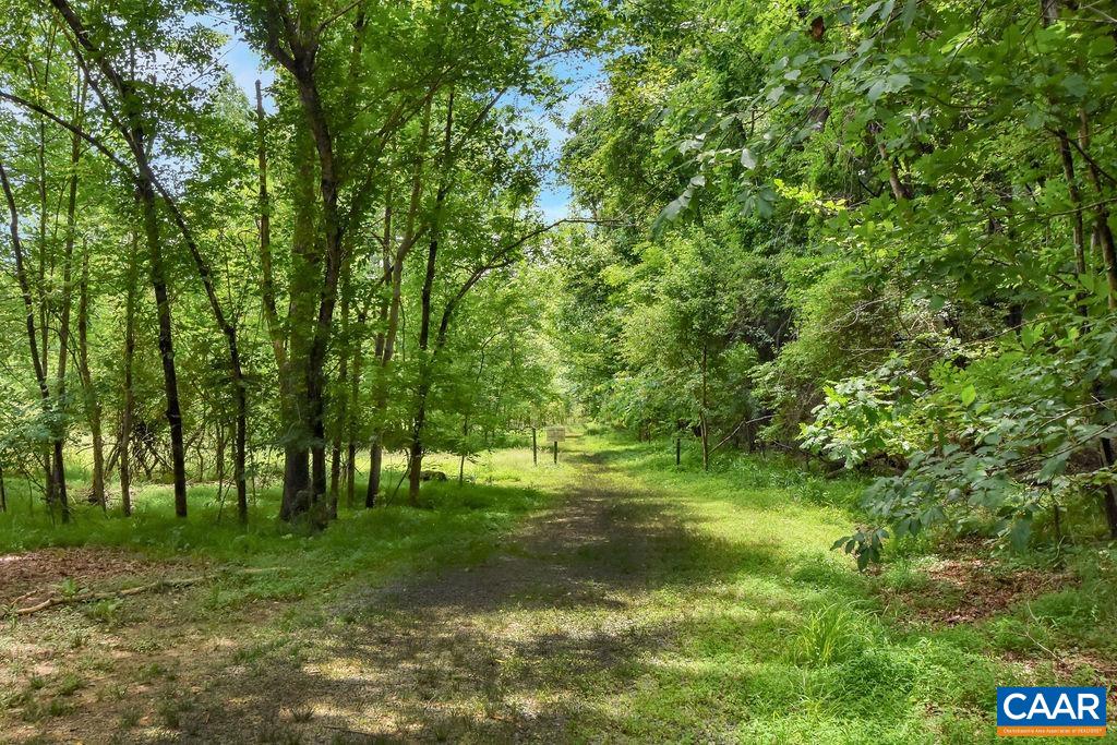 1220 DUNLORA DR