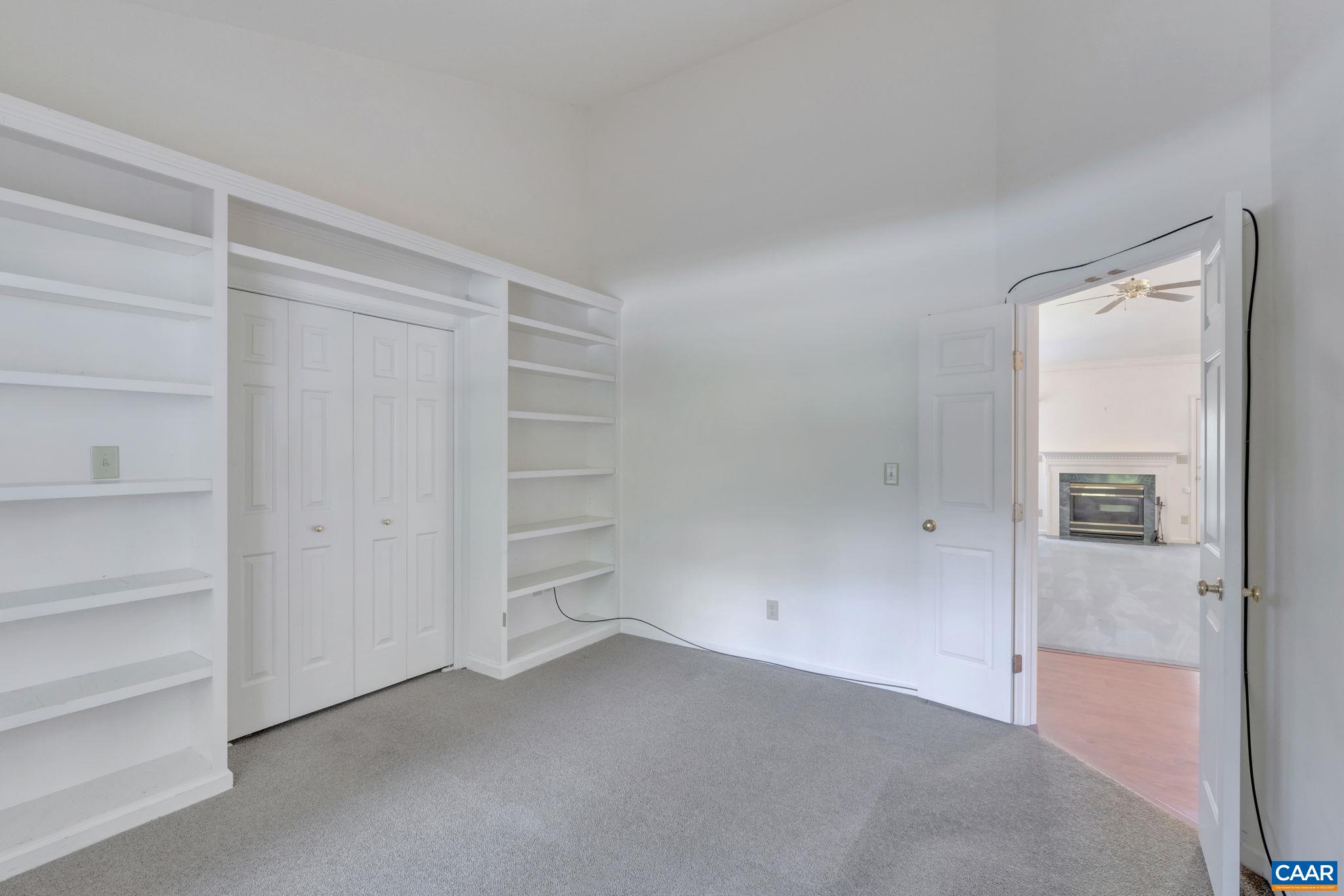 1220 DUNLORA DR