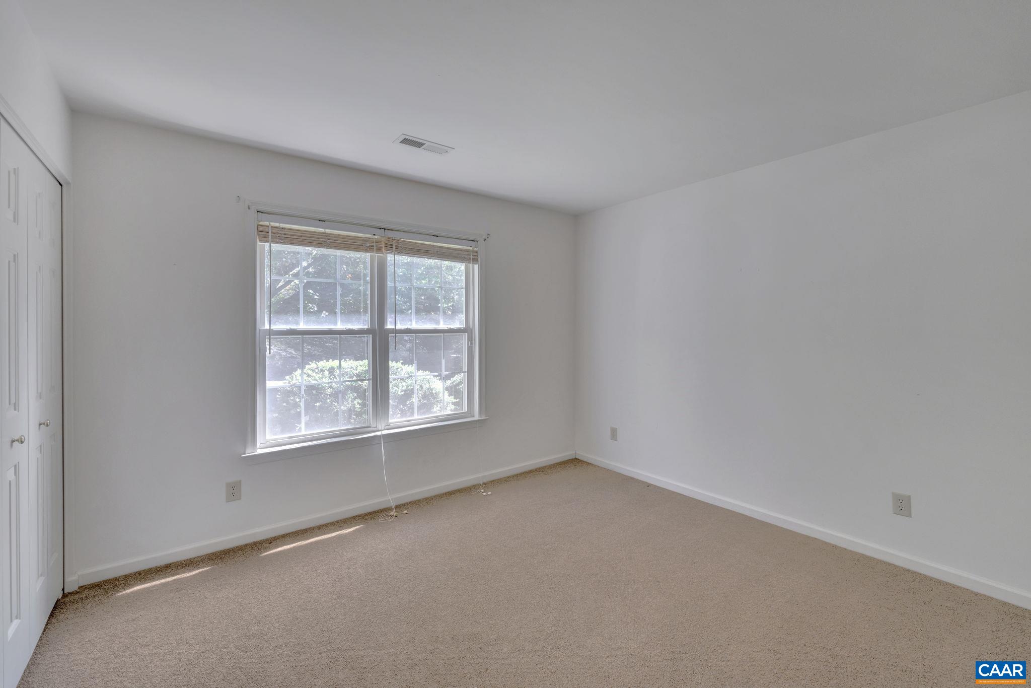 1220 DUNLORA DR