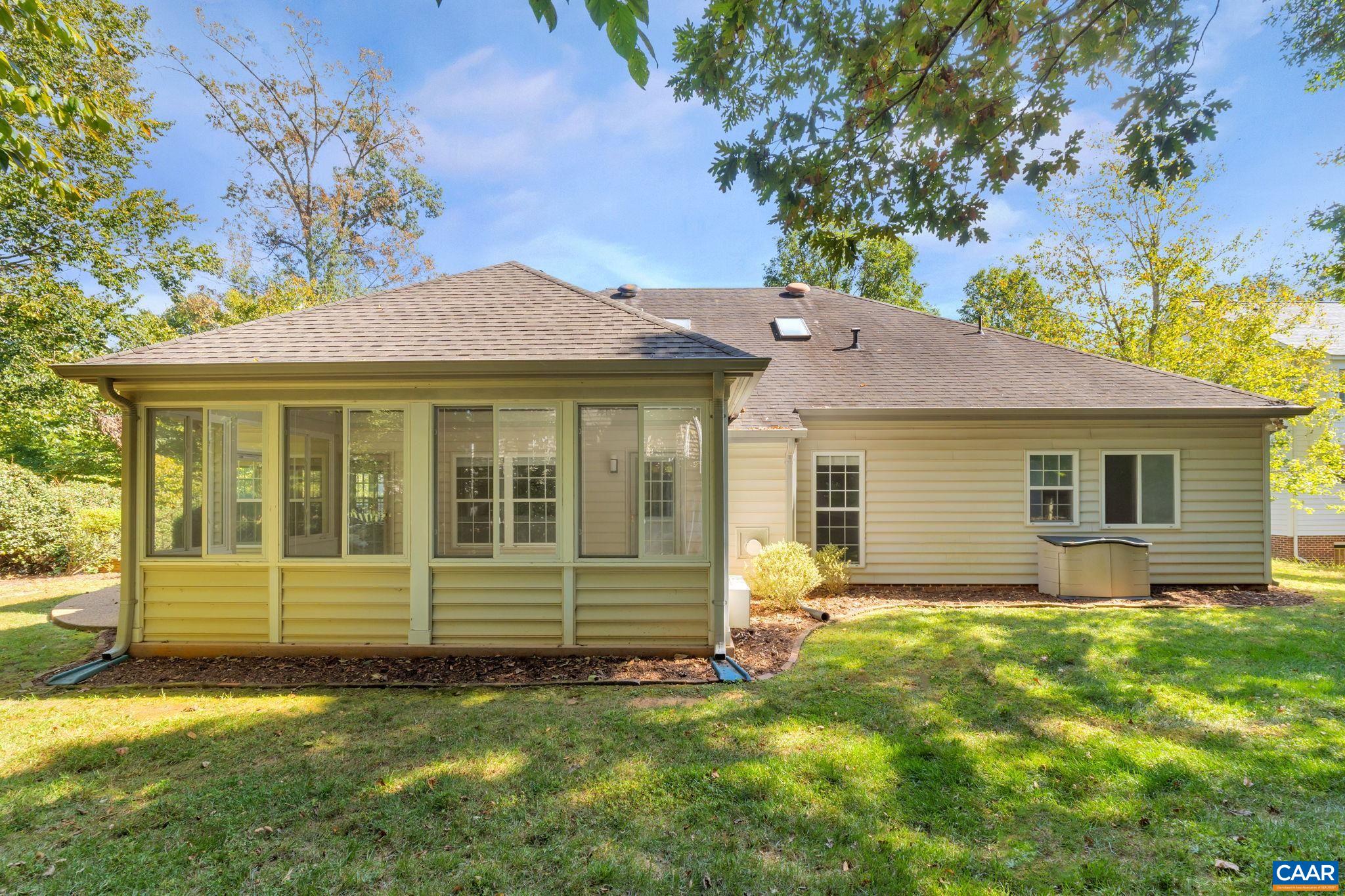 1220 DUNLORA DR