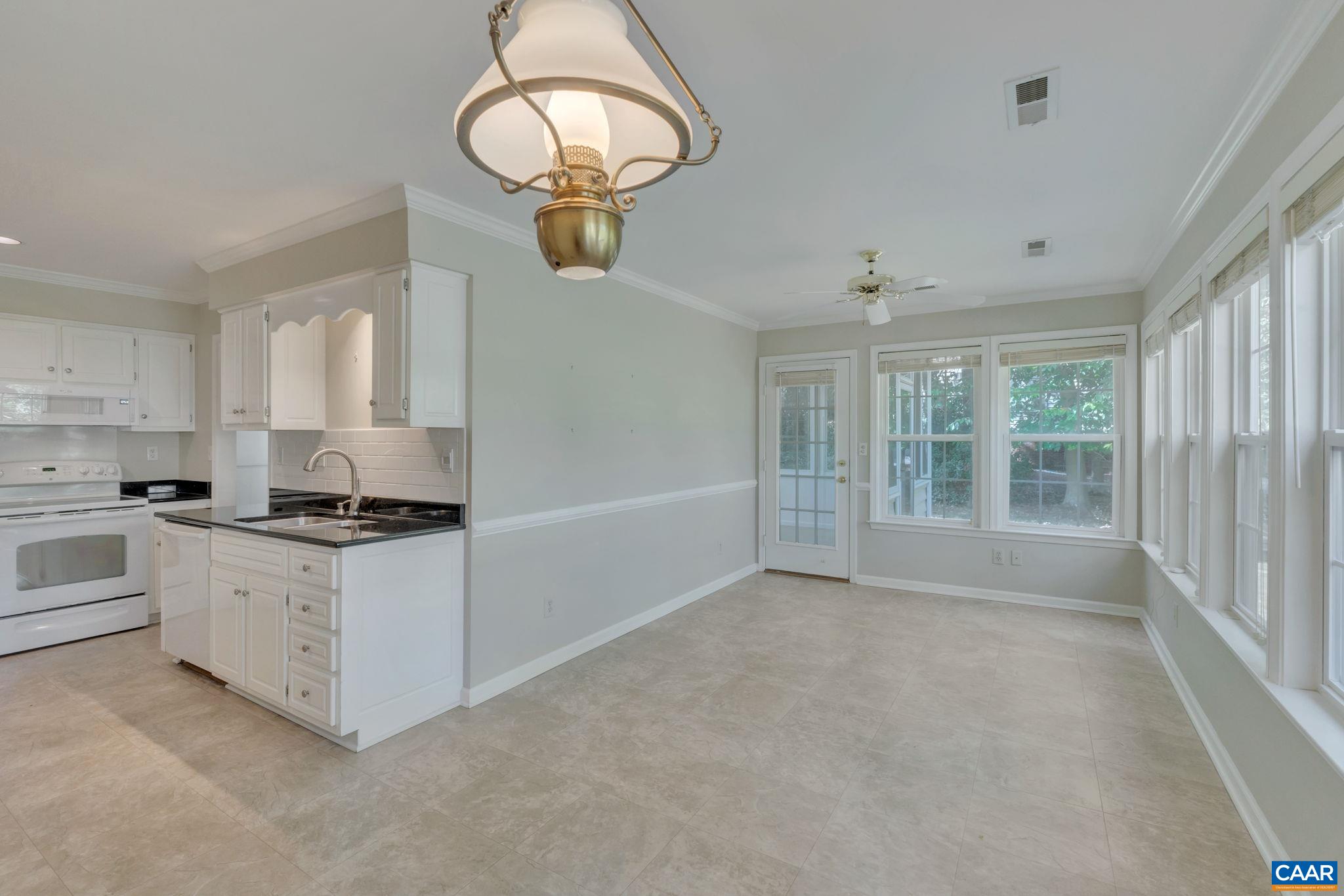 1220 DUNLORA DR