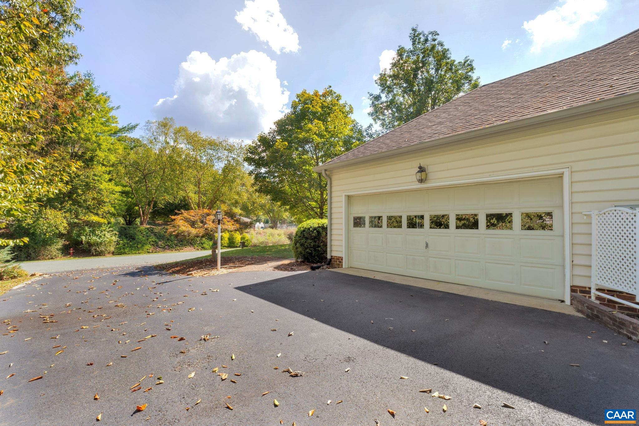 1220 DUNLORA DR