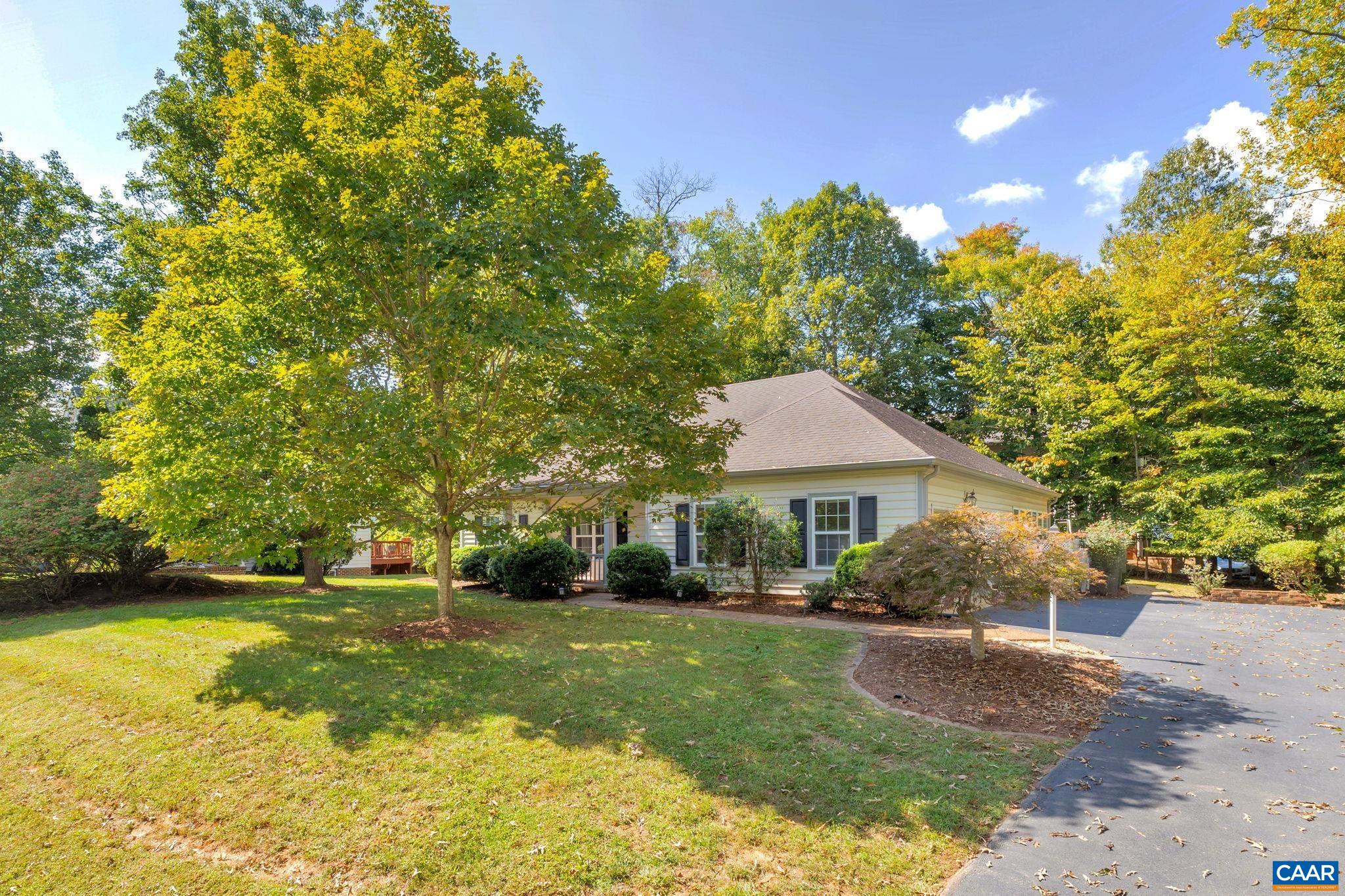 1220 DUNLORA DR