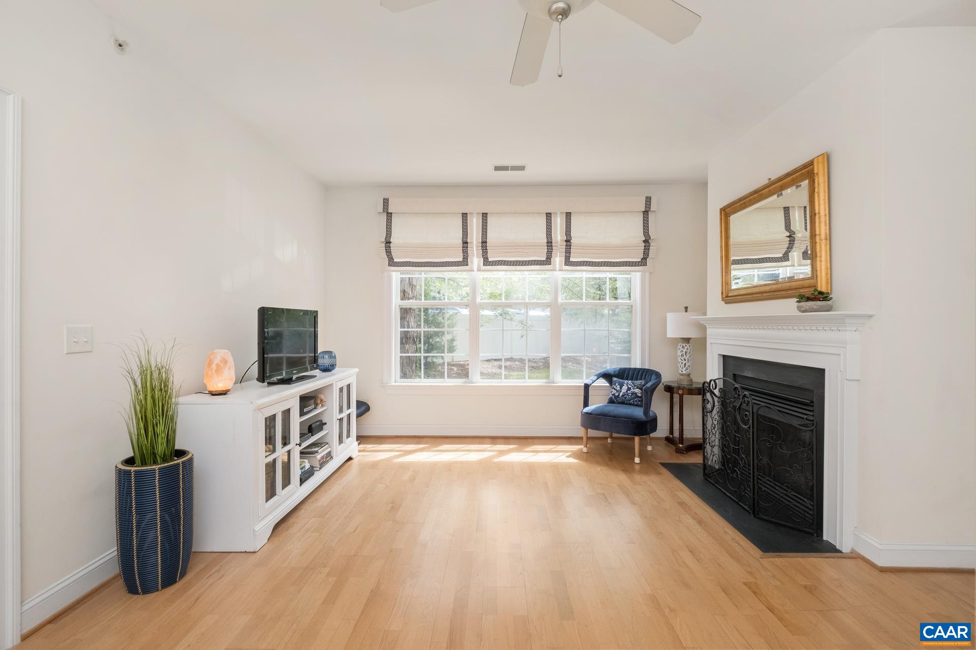 950 GLENWOOD STATION LN Unit: 102
