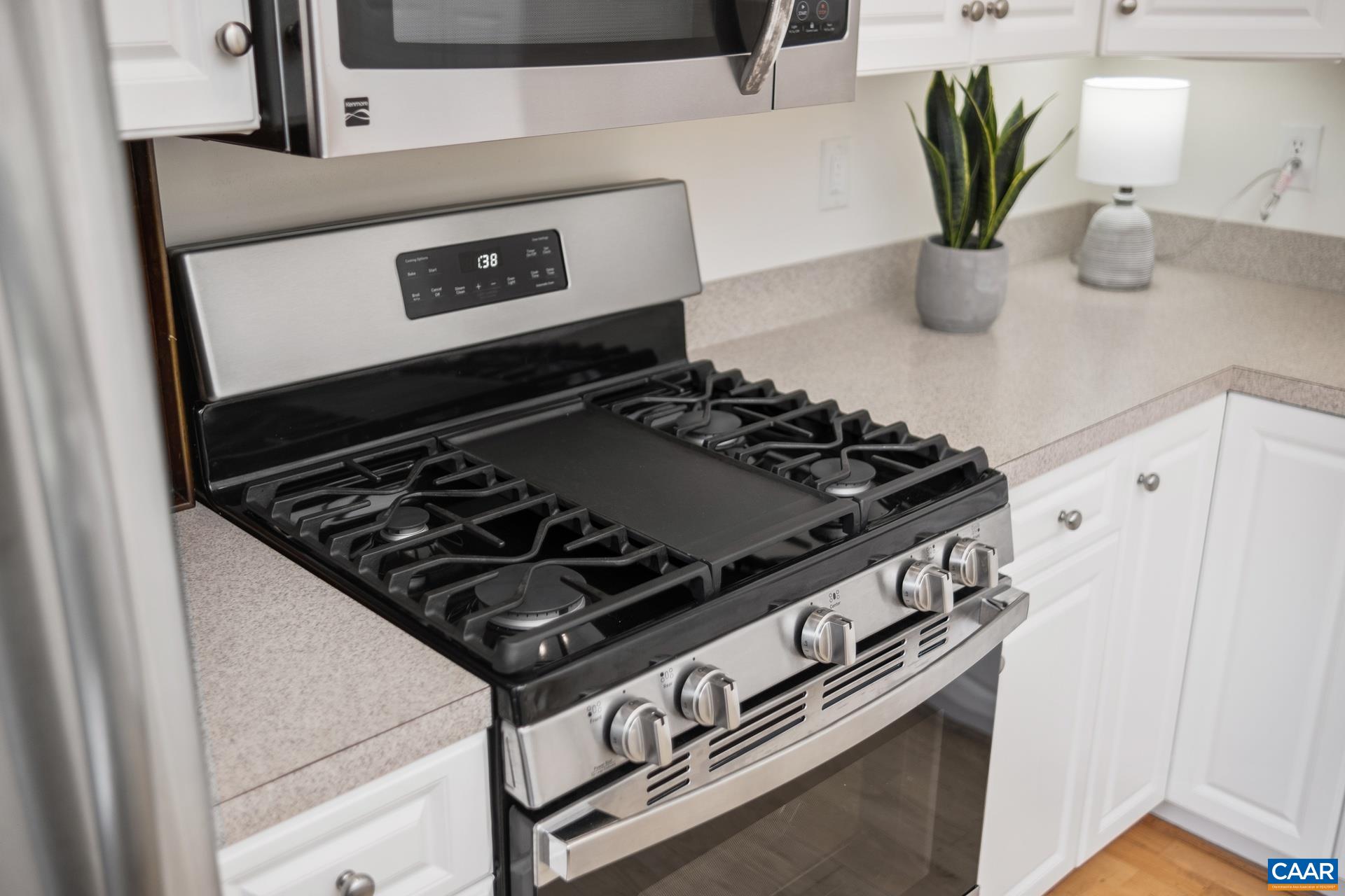 950 GLENWOOD STATION LN Unit: 102