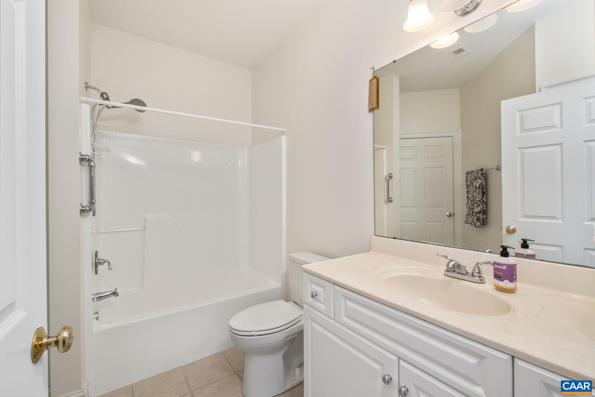 950 GLENWOOD STATION LN Unit: 102