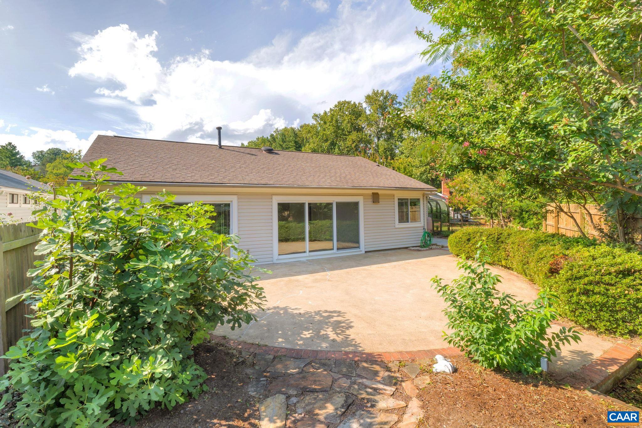 295 TENNIS DR