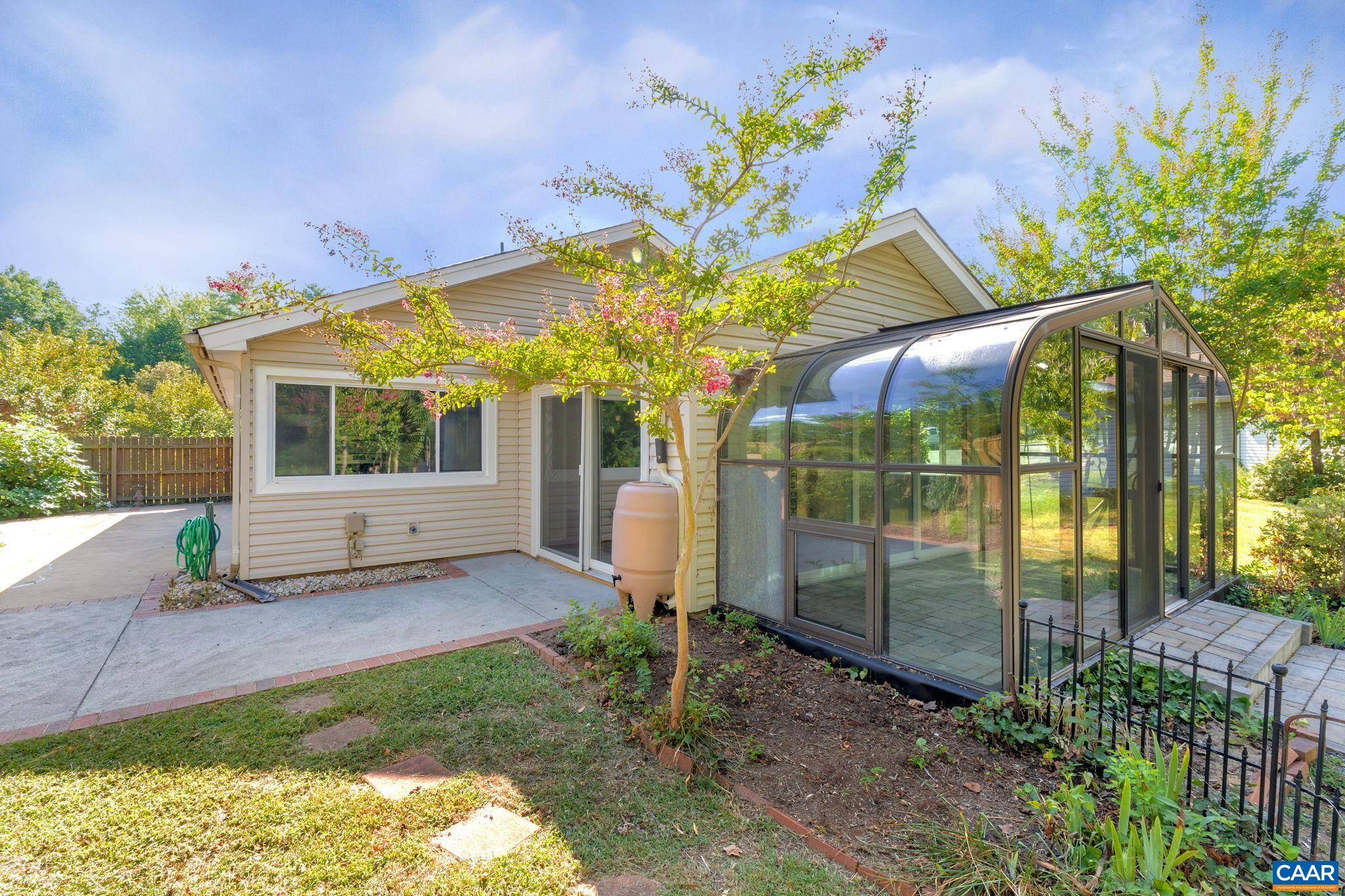 295 TENNIS DR