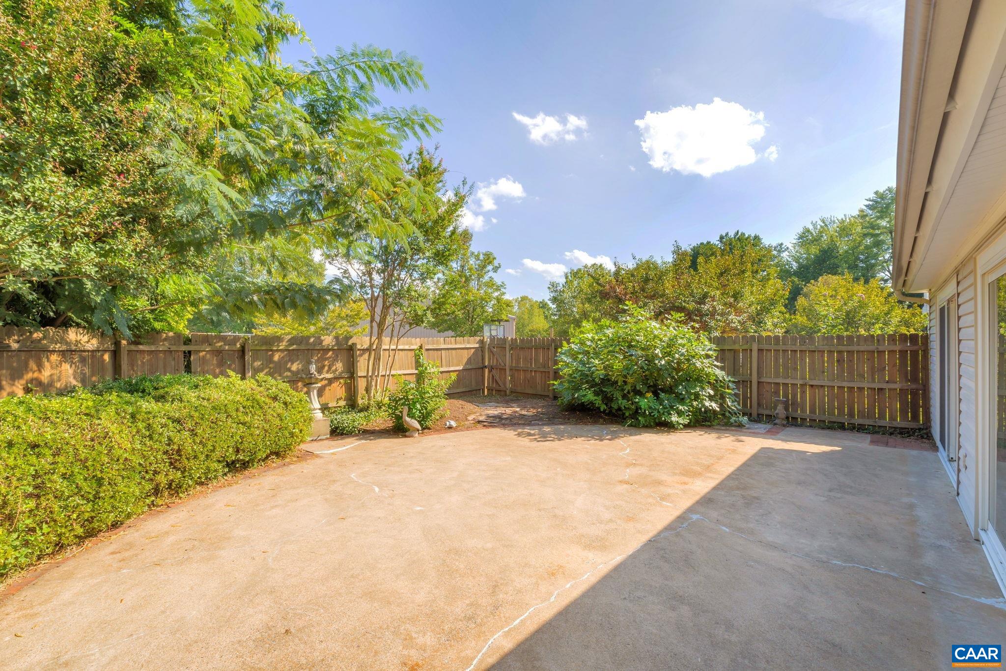 295 TENNIS DR