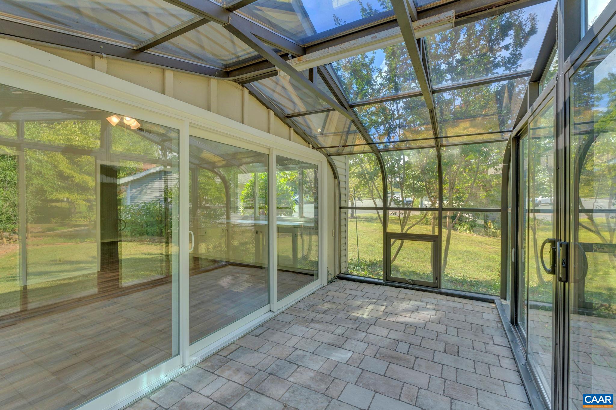 295 TENNIS DR