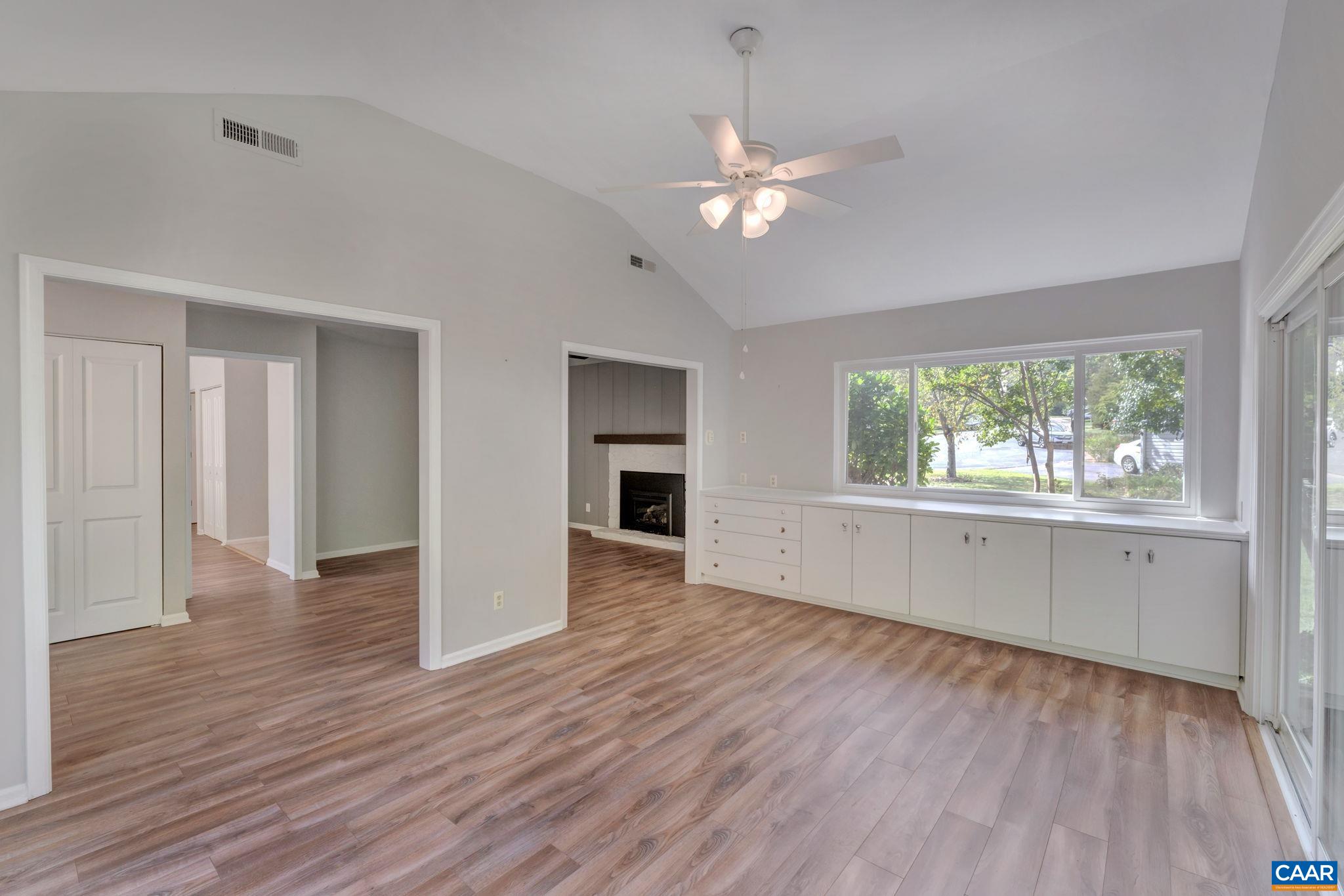 295 TENNIS DR