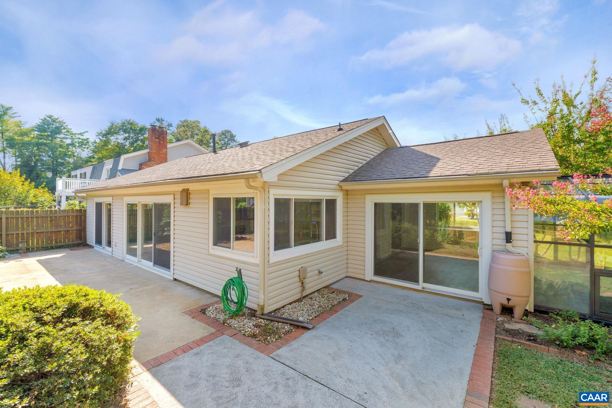 295 TENNIS DR