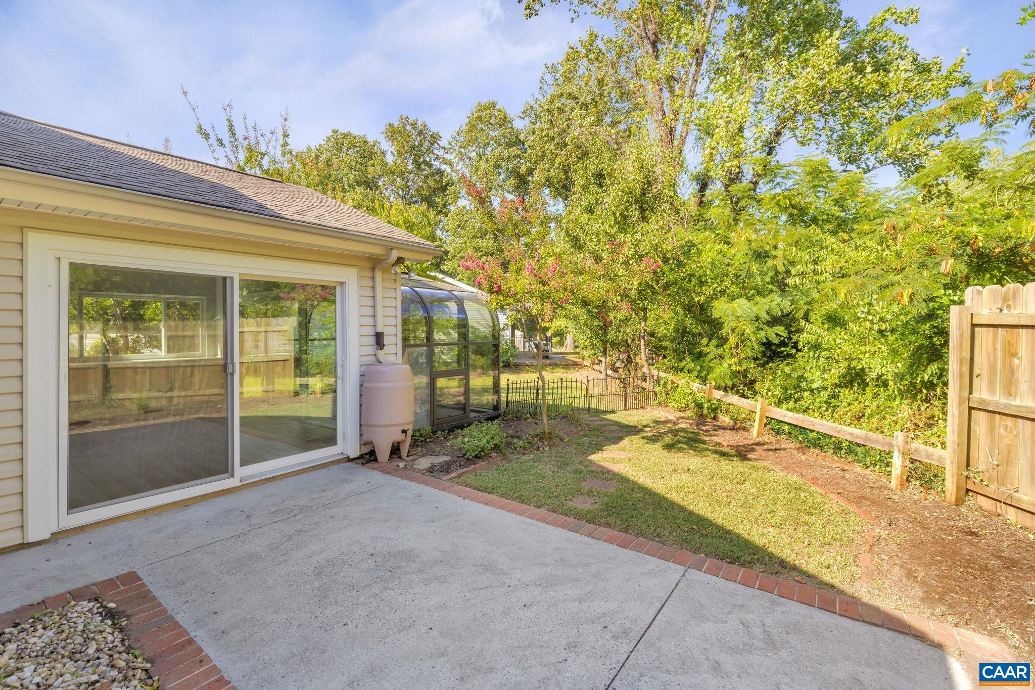 295 TENNIS DR