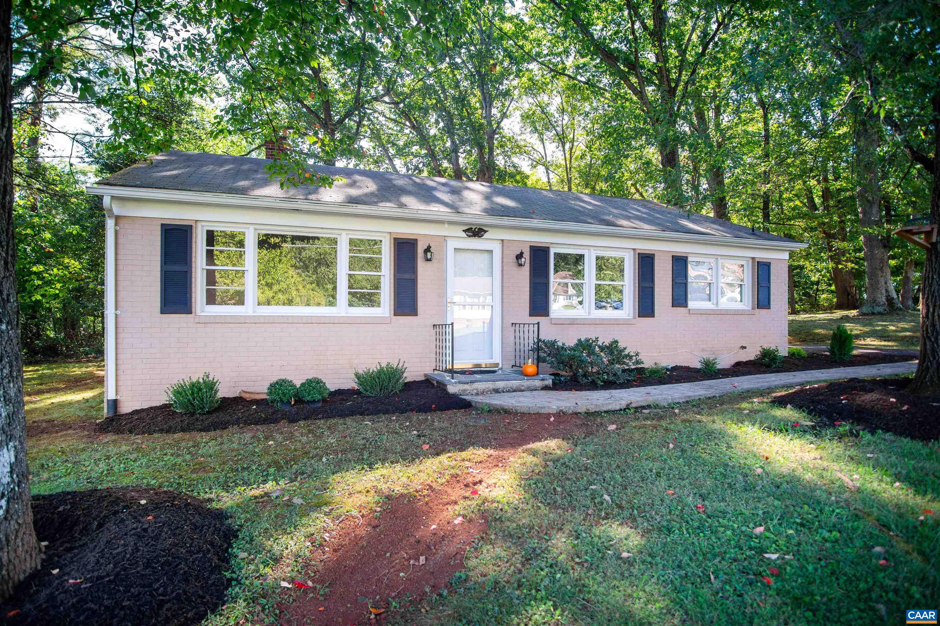 208 LOCUST LN