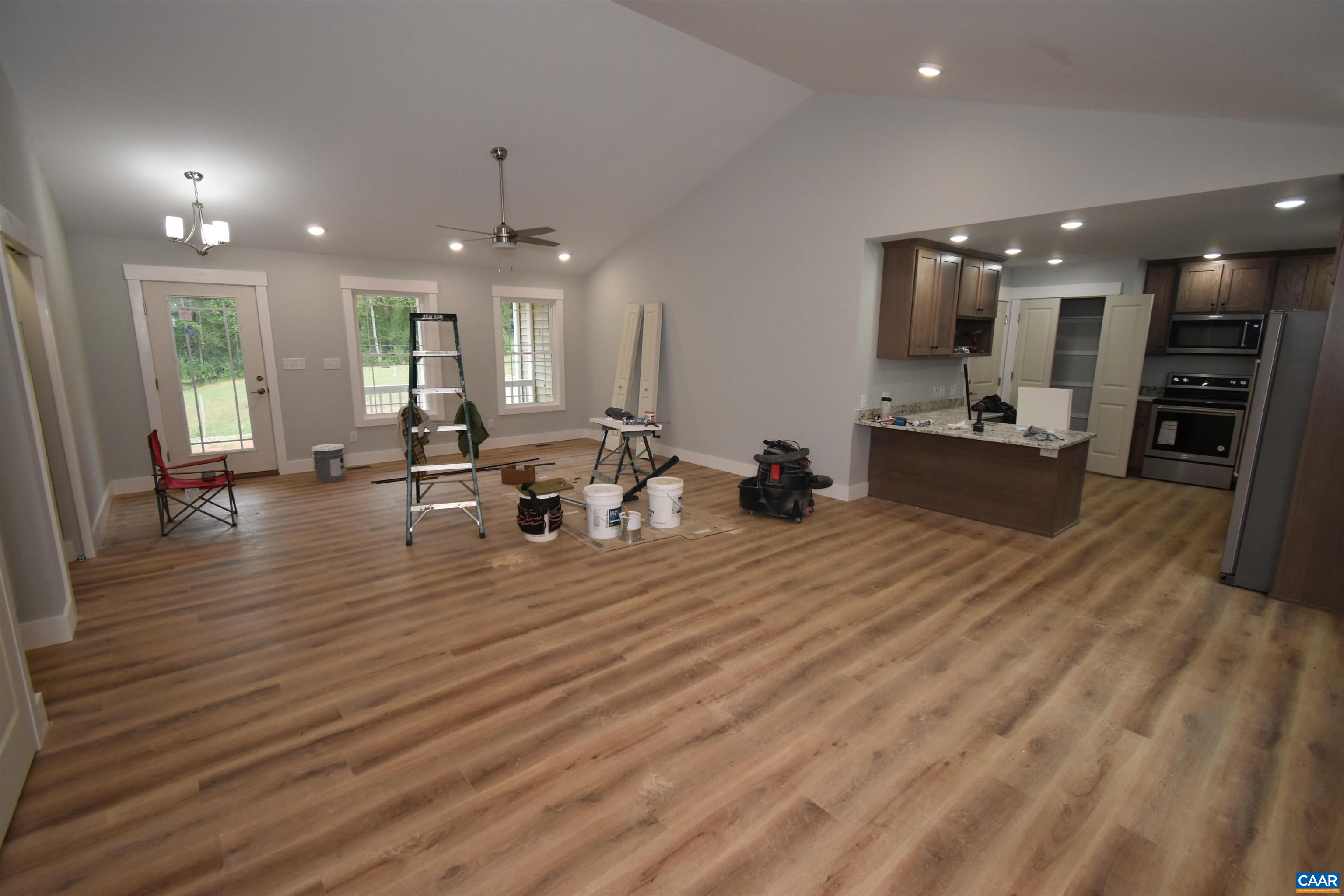 280 FARM RIDGE DR