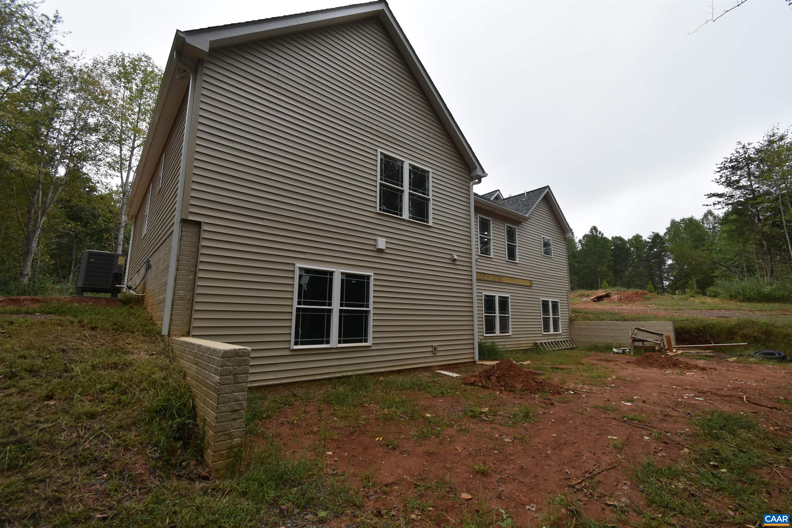 280 FARM RIDGE DR