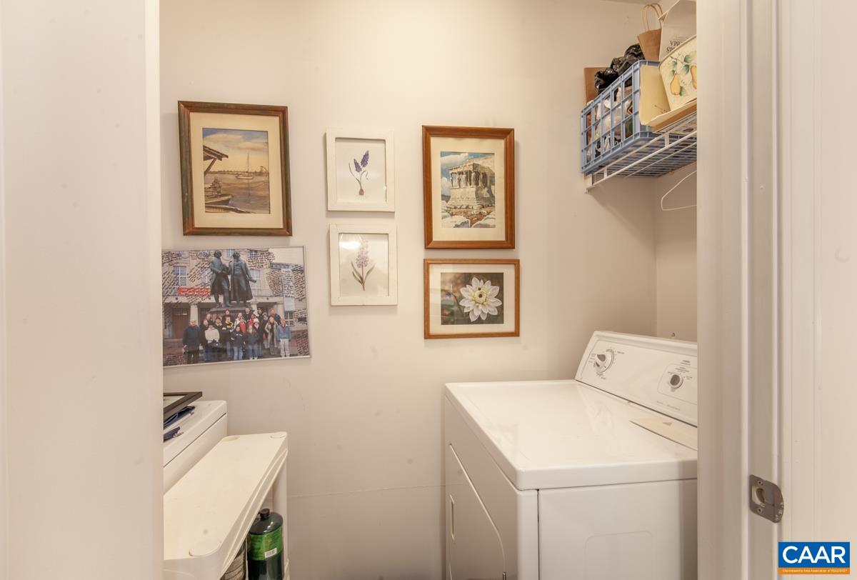 750 WALKER SQ Unit: 1B