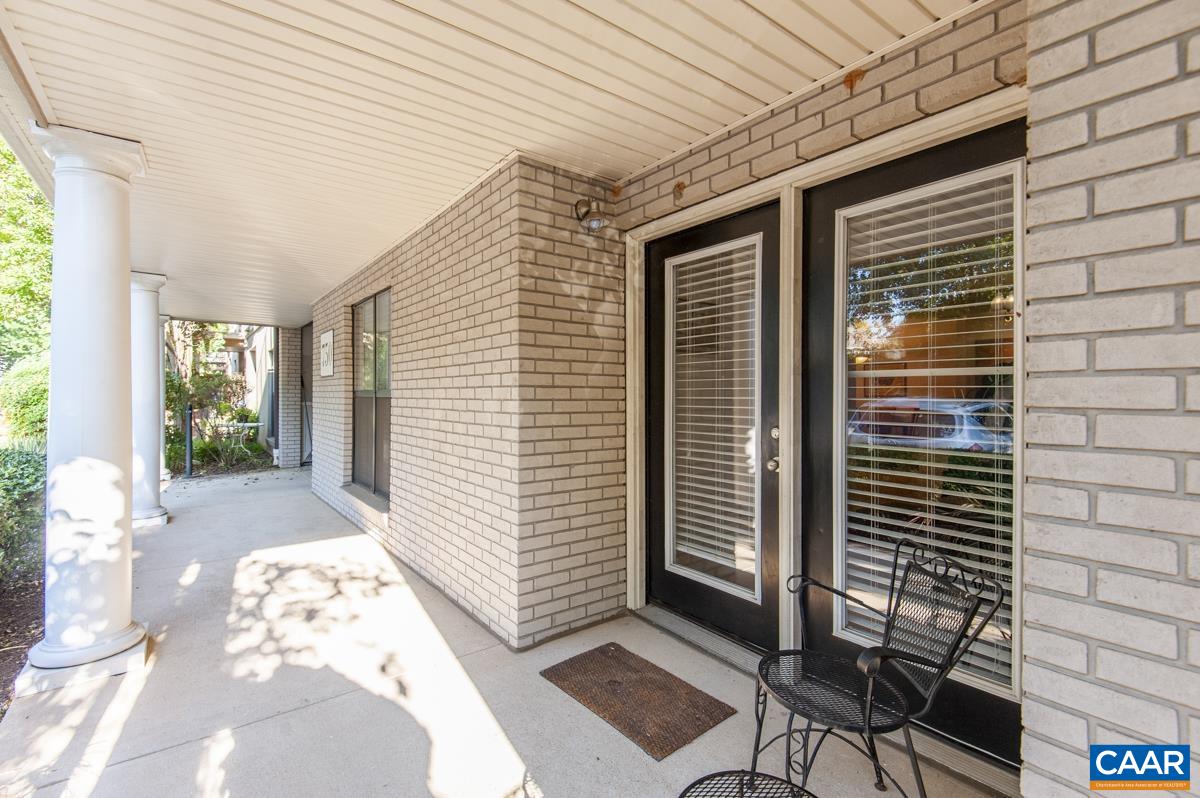 750 WALKER SQ Unit: 1B