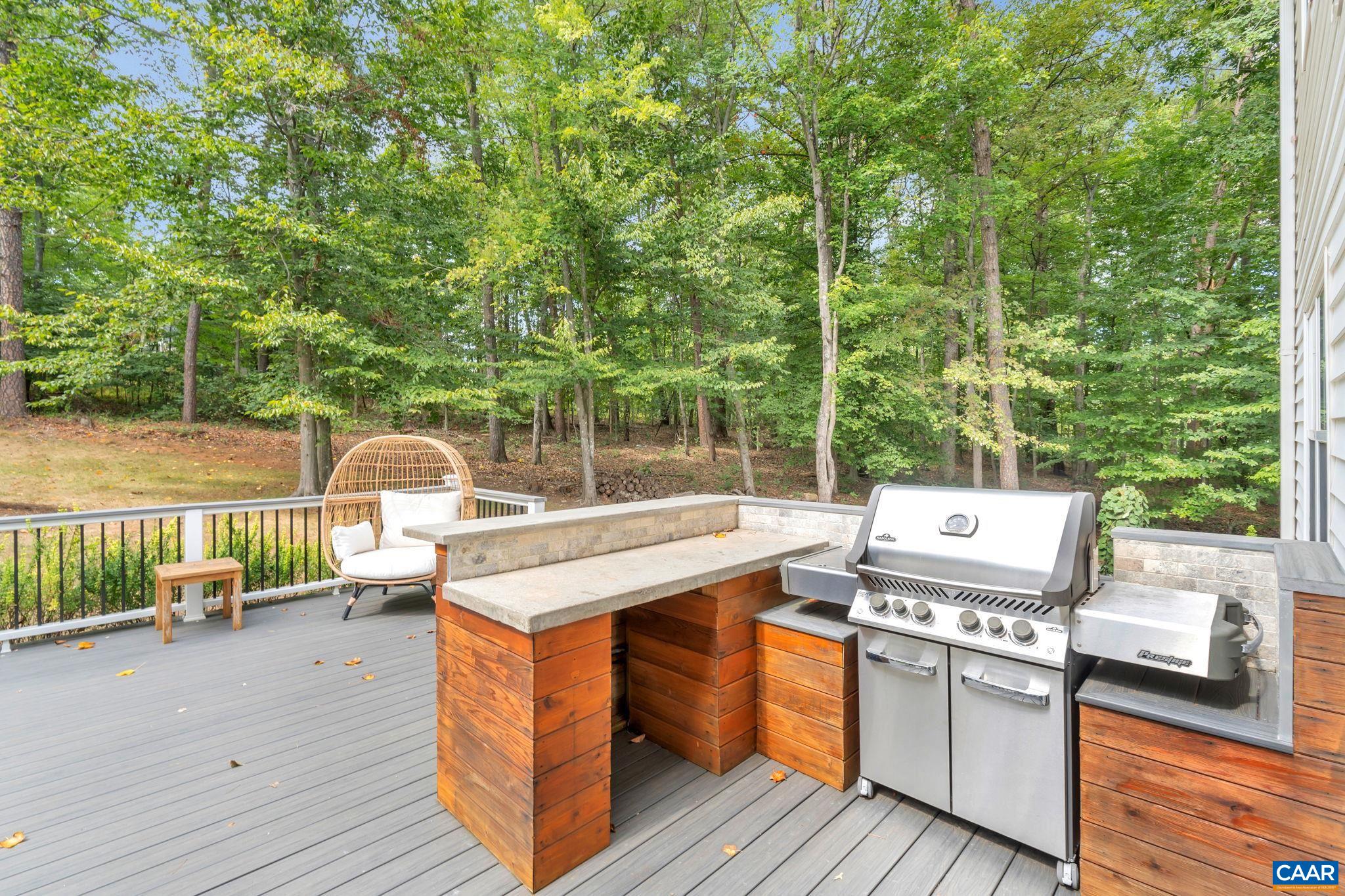 1275 TEMPLETON CIR