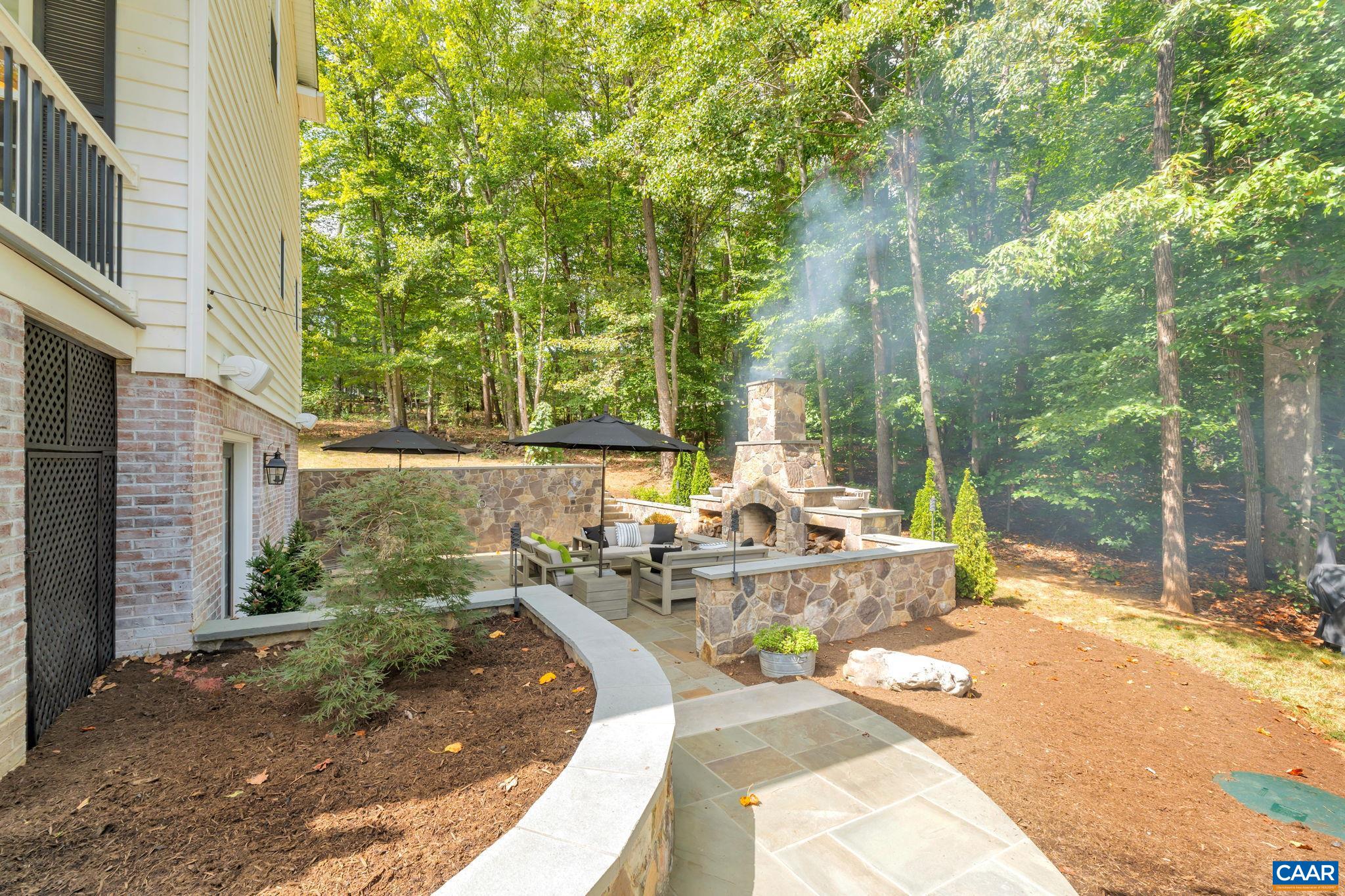 1275 TEMPLETON CIR